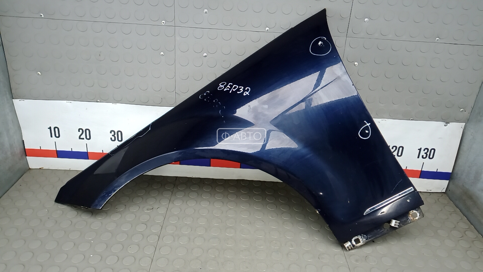 Крыло переднее левое