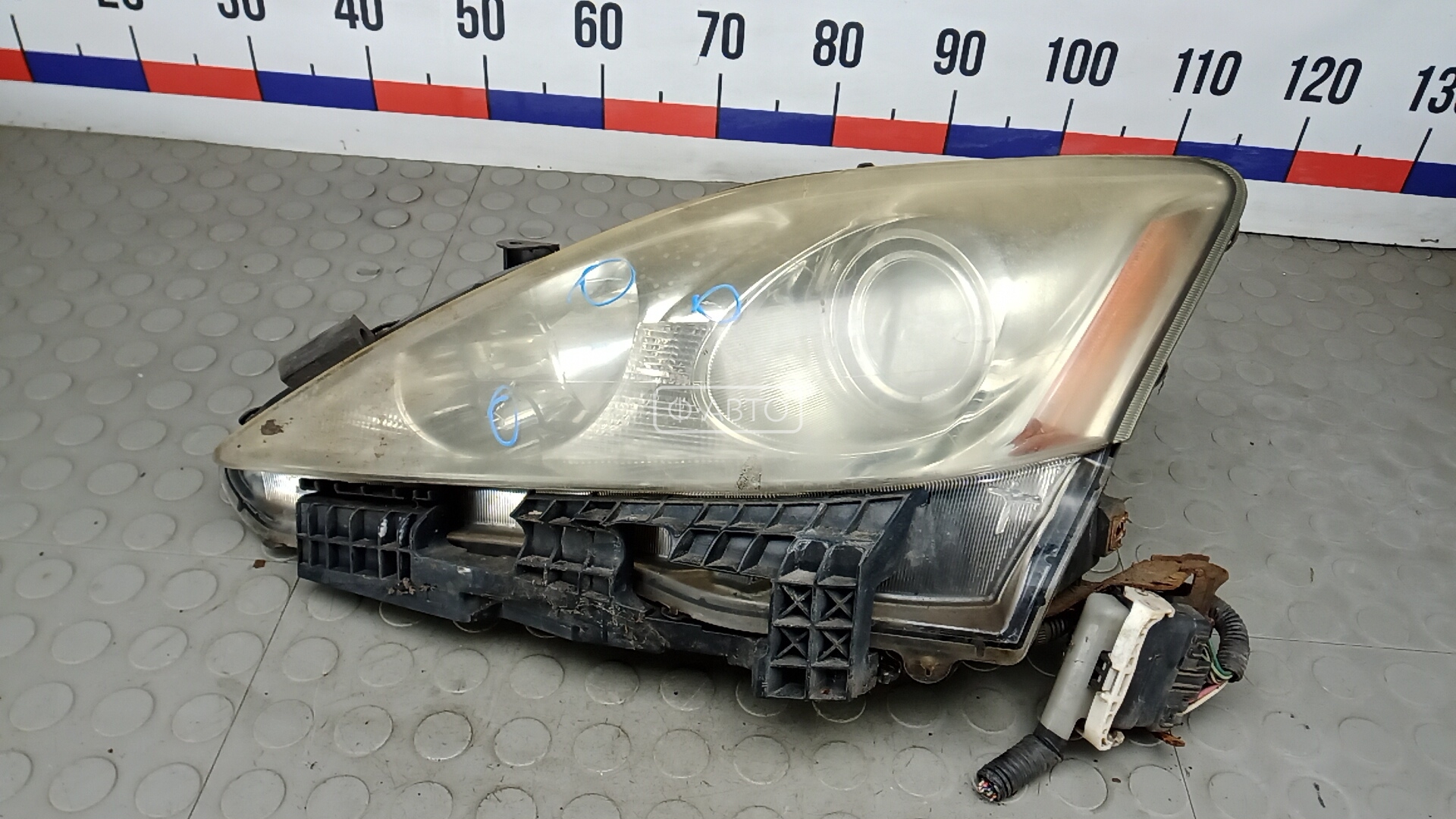 Фара левая