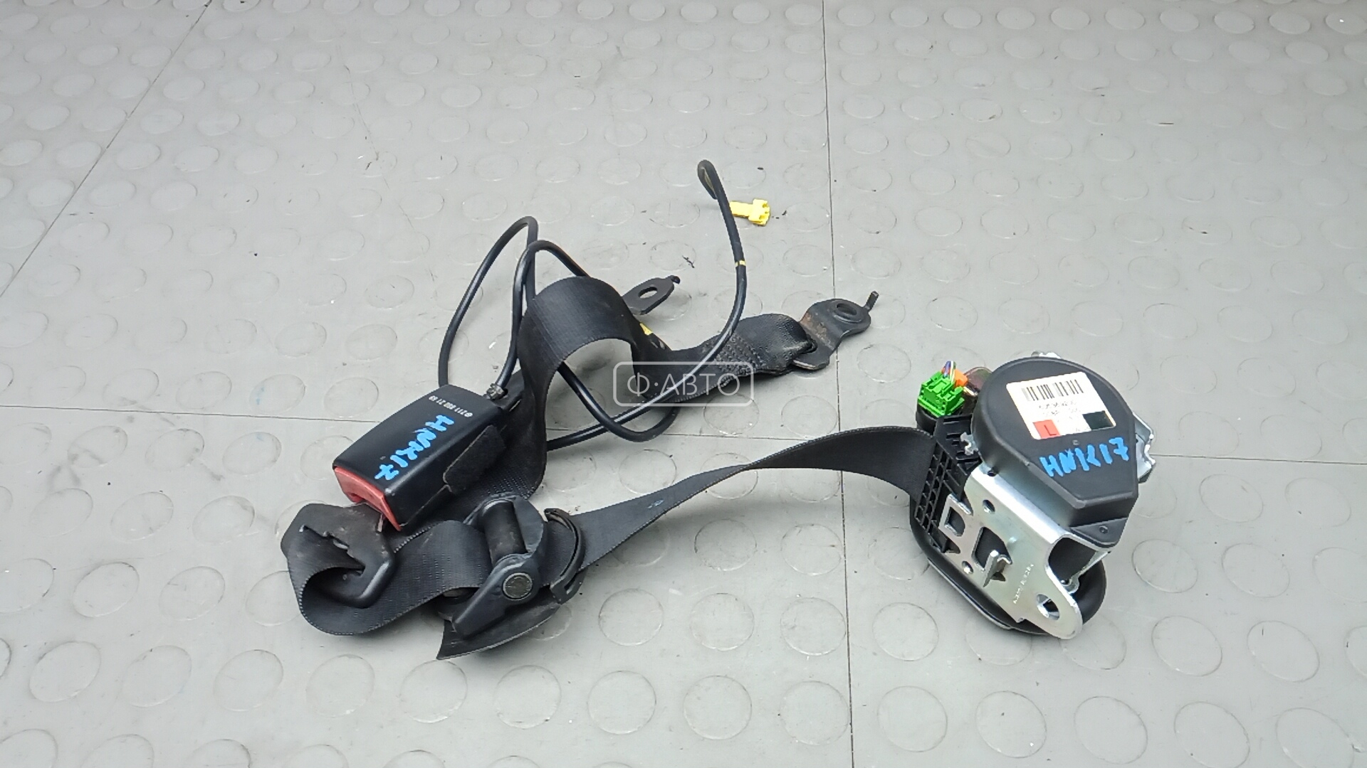 Ремень безопасности с пиропатроном сиденья переднего