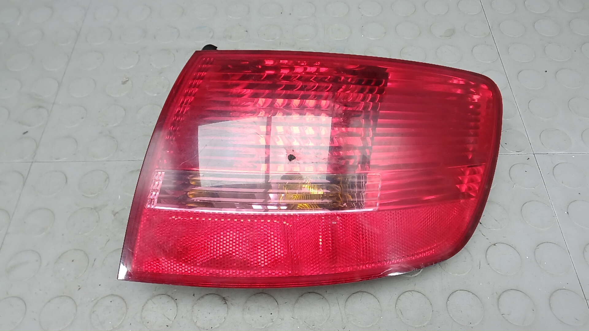 Фонарь задний правый AUDI A6 C6