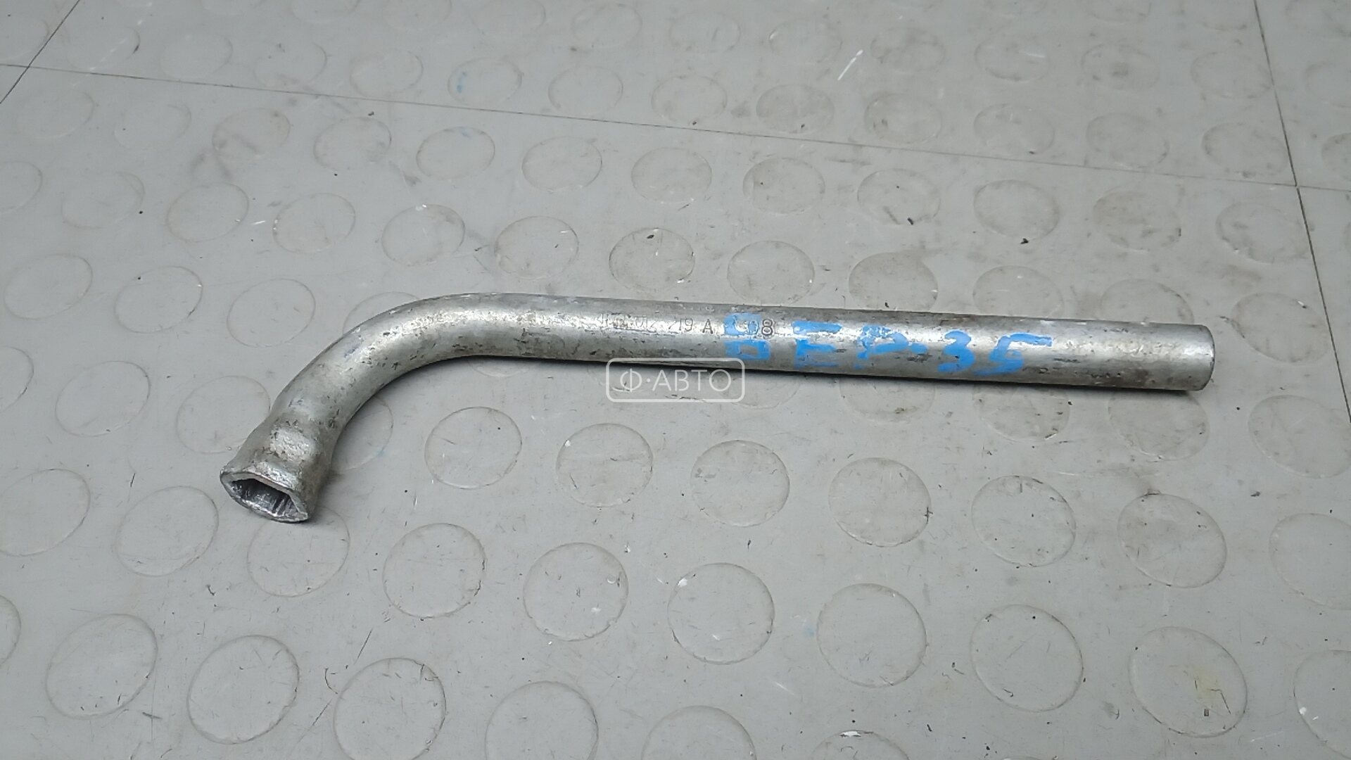 Ключ колесный