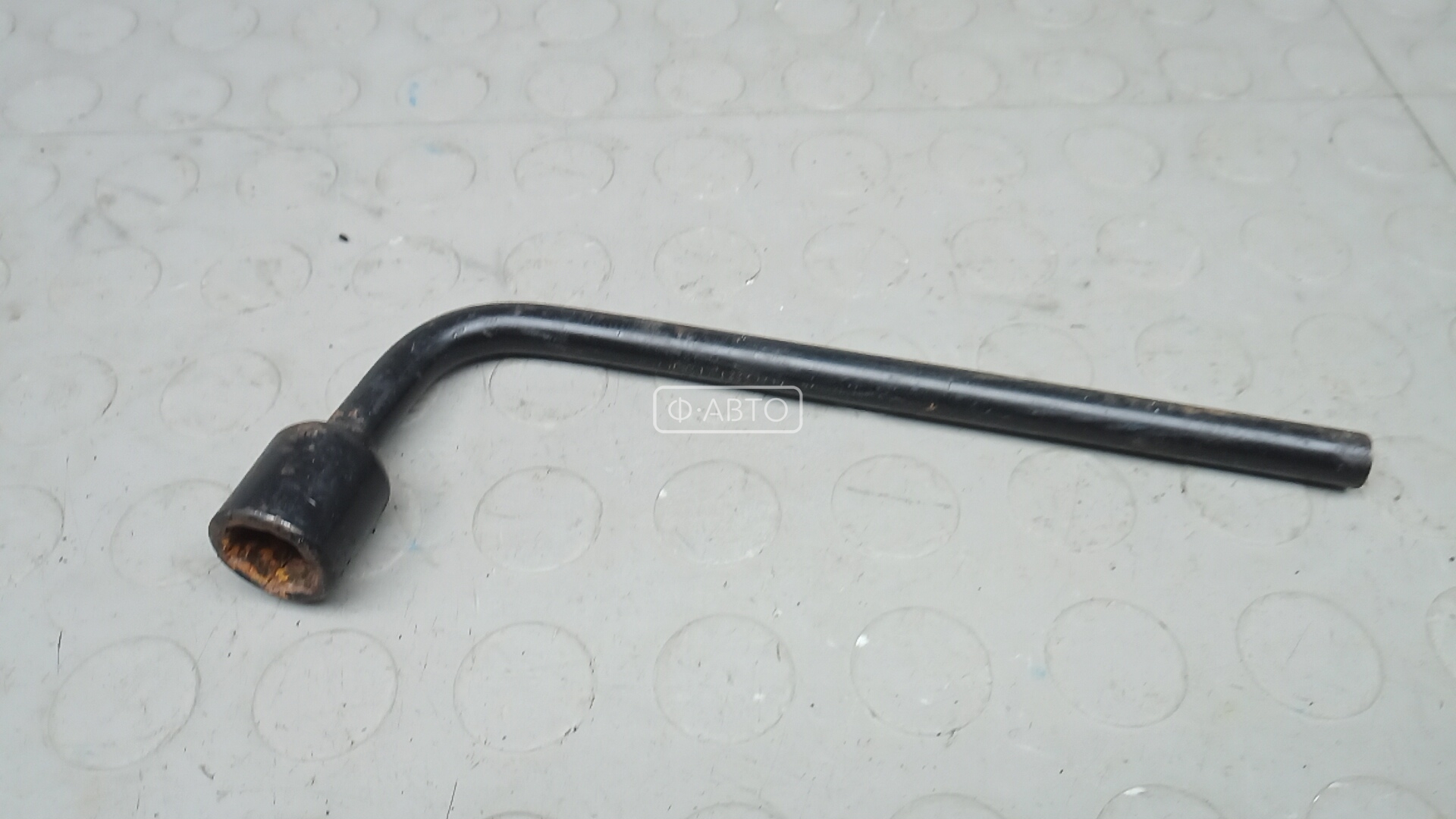 Ключ колесный