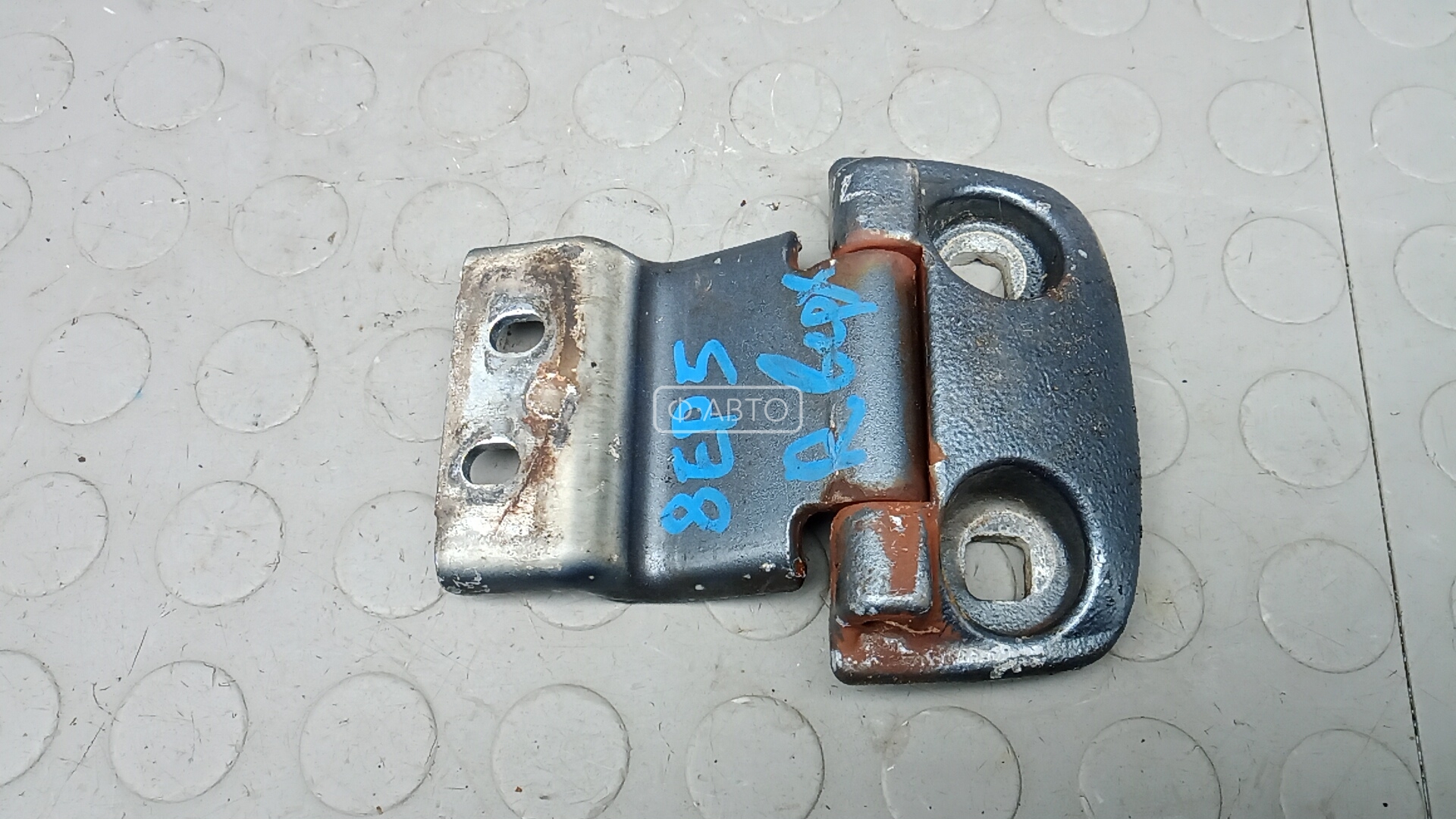 Петля двери распашной правой