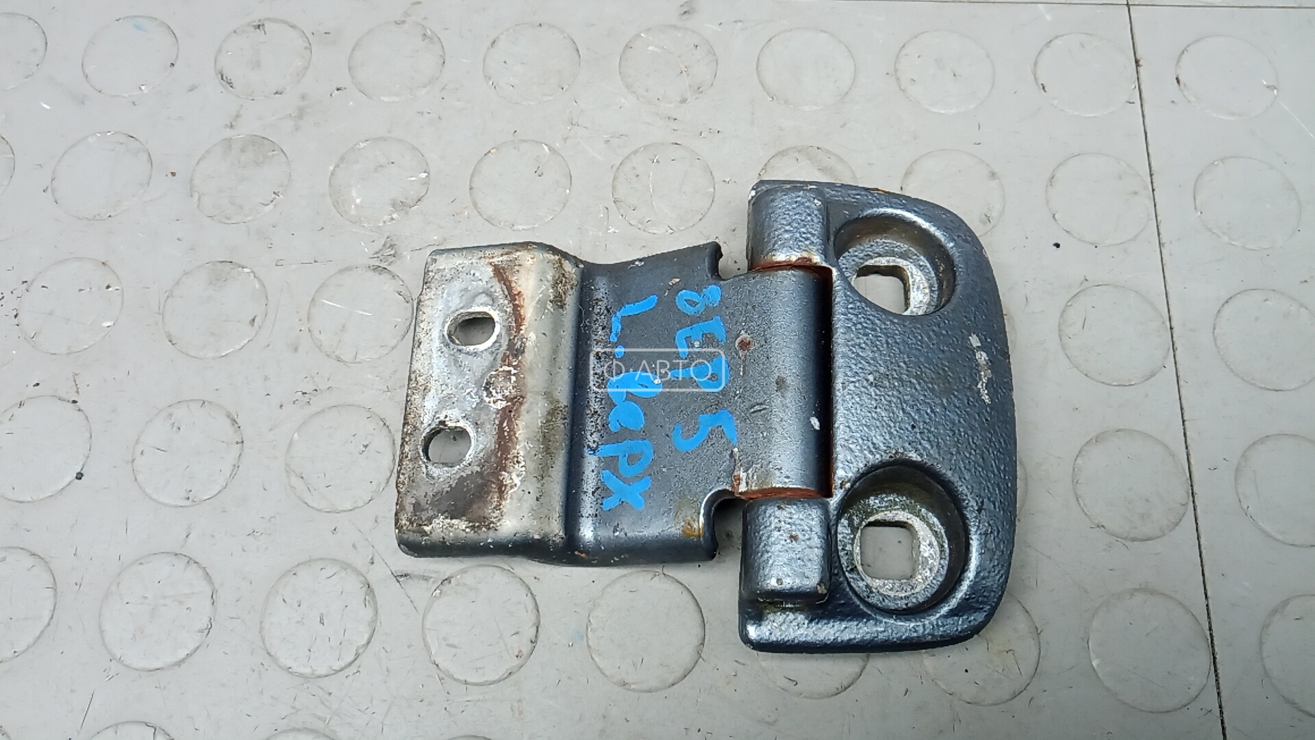 Петля двери распашной левой