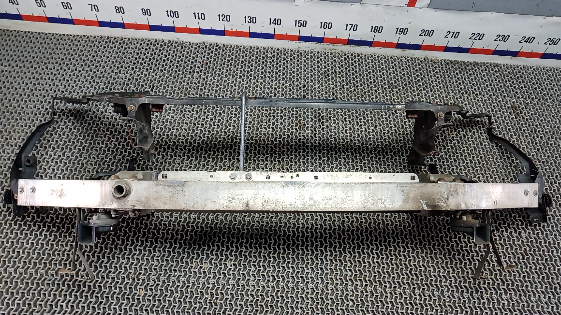 Передняя панель крепления облицовки (телевизор) MERCEDES BENZ C-CLASS W204