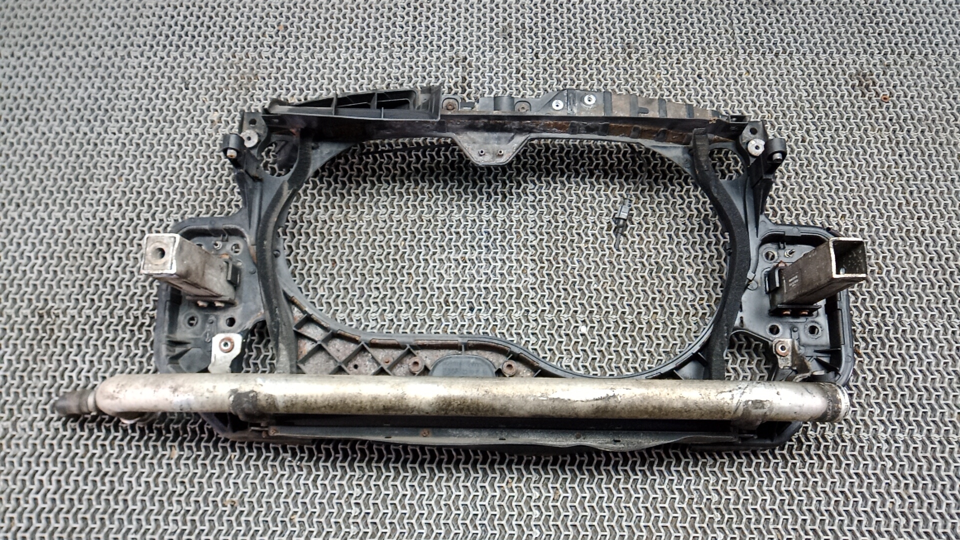 Передняя панель крепления облицовки (телевизор)