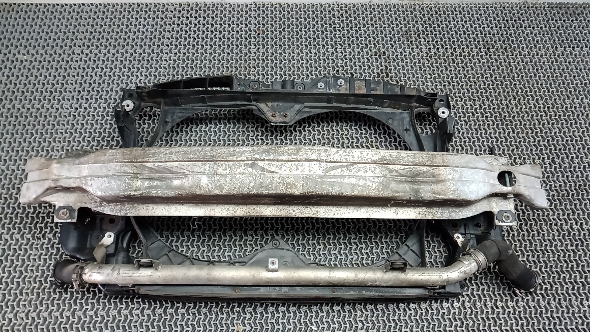 Передняя панель крепления облицовки (телевизор)