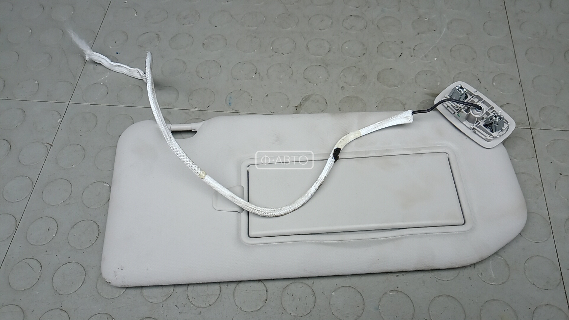 Солнцезащитный козырек