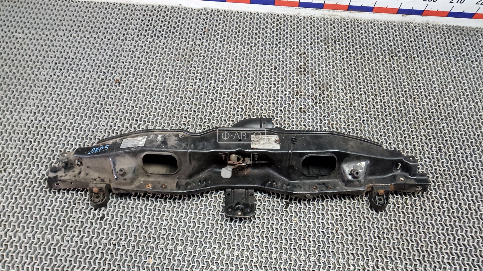 Рамка капота