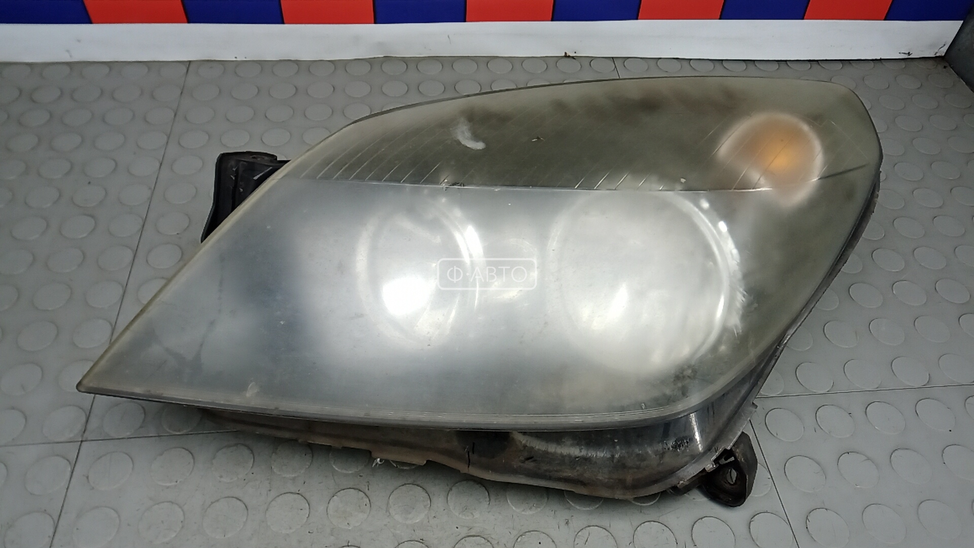 Фара левая
