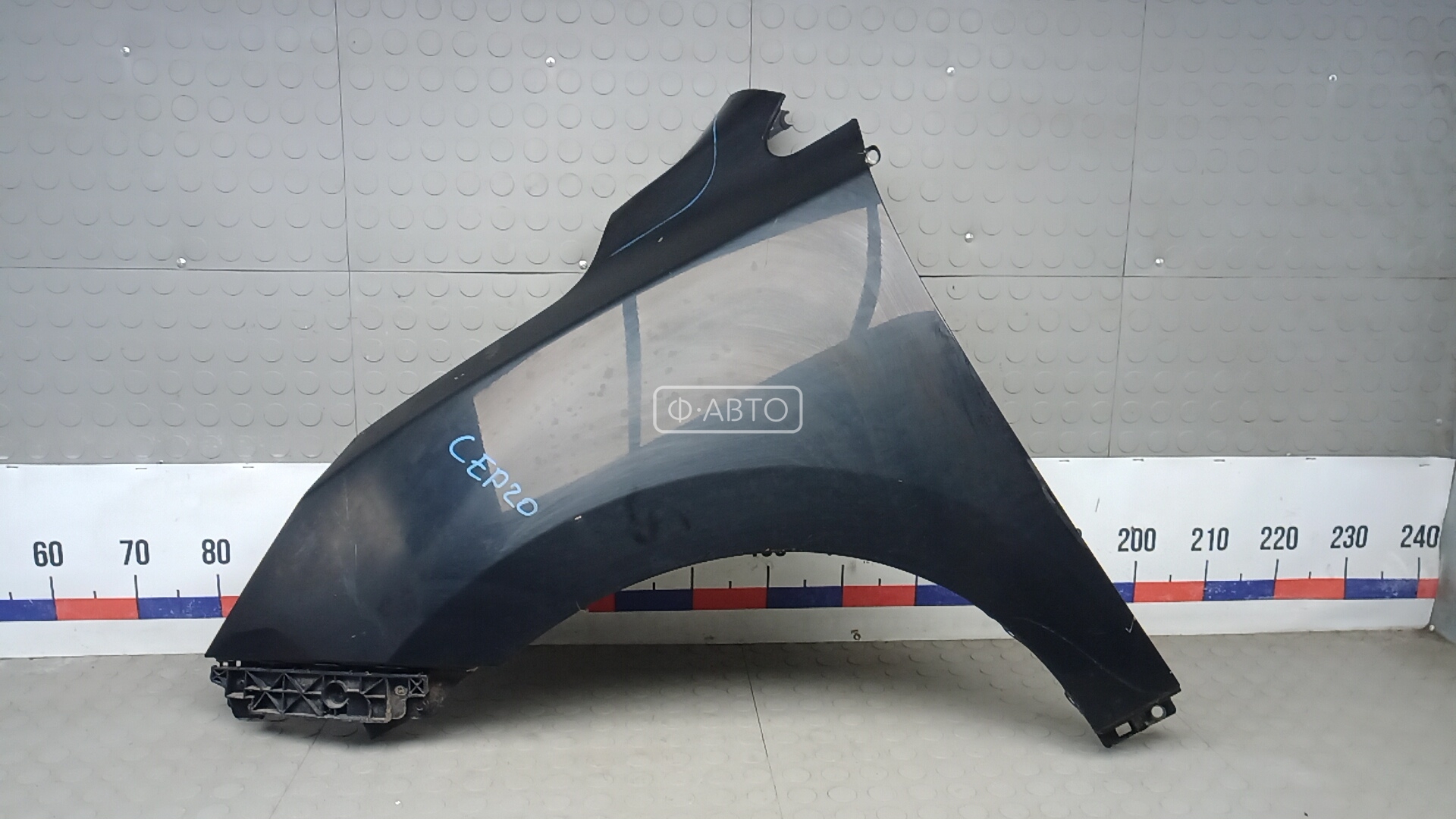 Крыло переднее левое