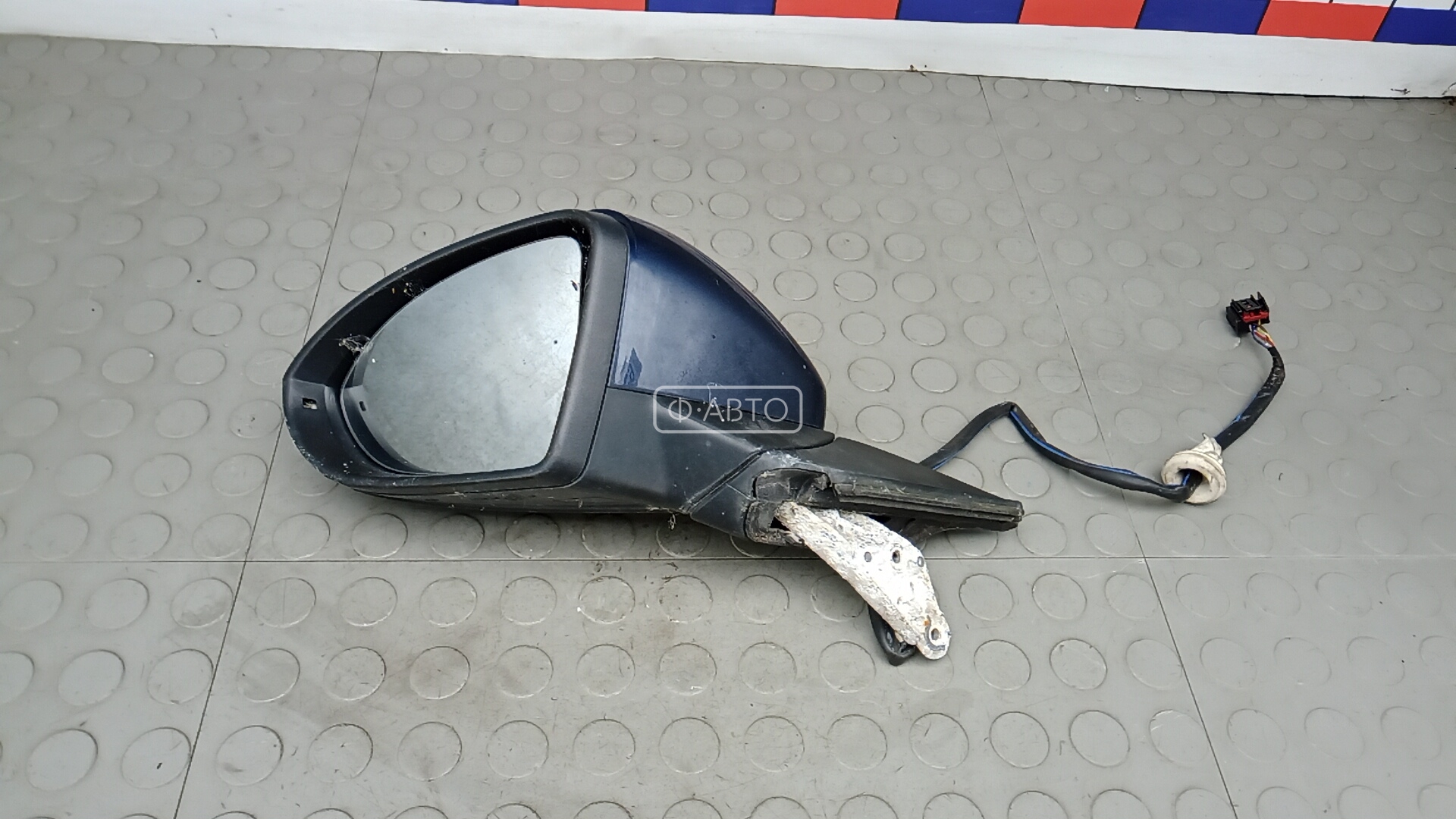 Зеркало наружное левое