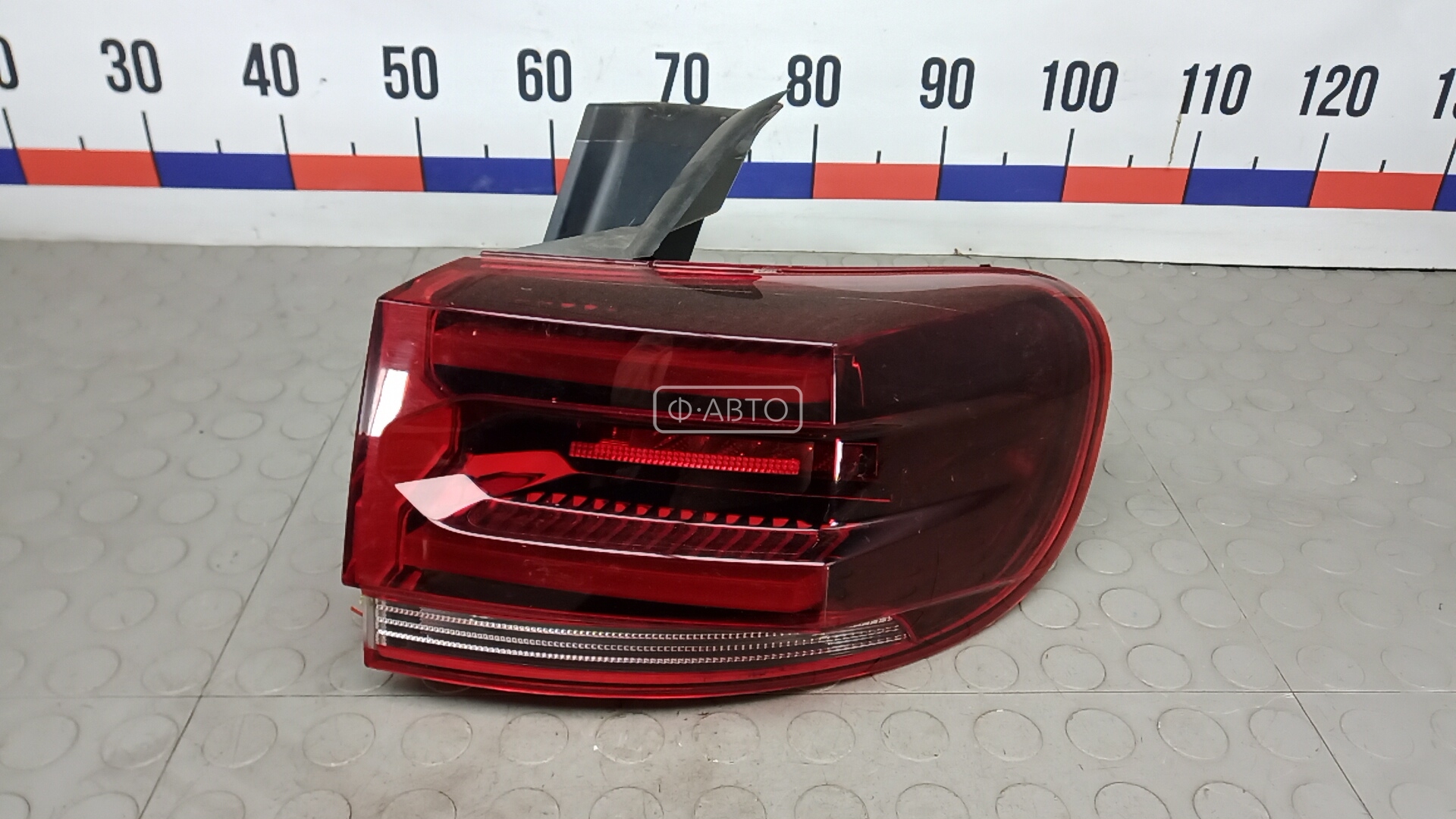 Фонарь задний правый