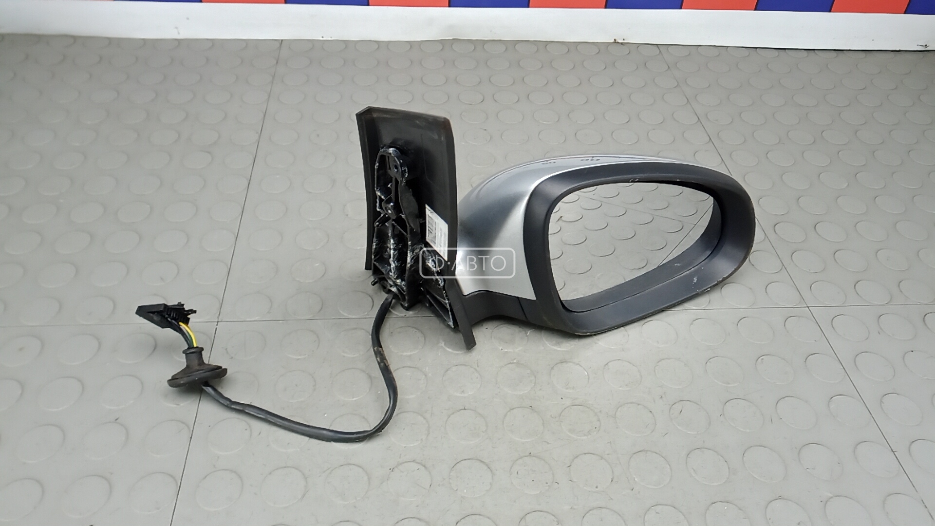 Зеркало наружное правое