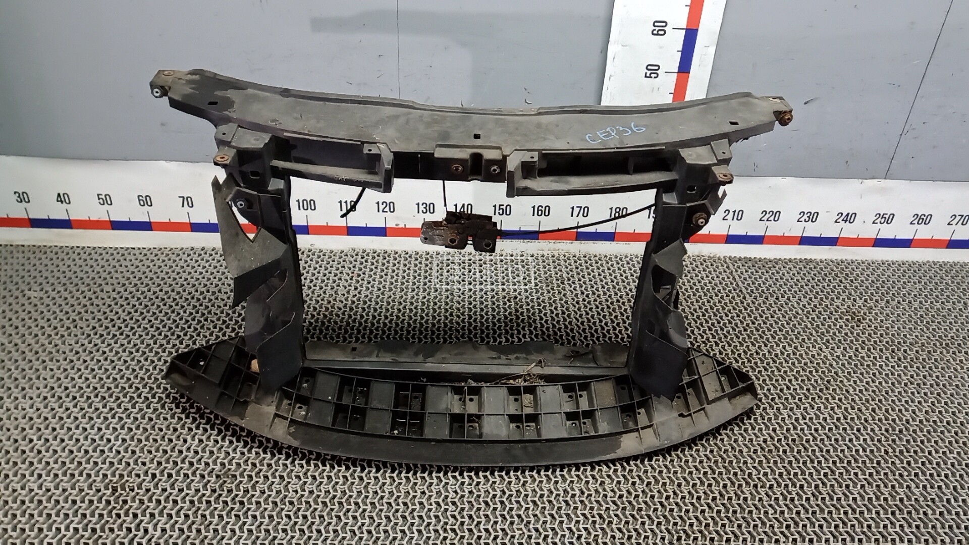 Передняя панель крепления облицовки (телевизор)