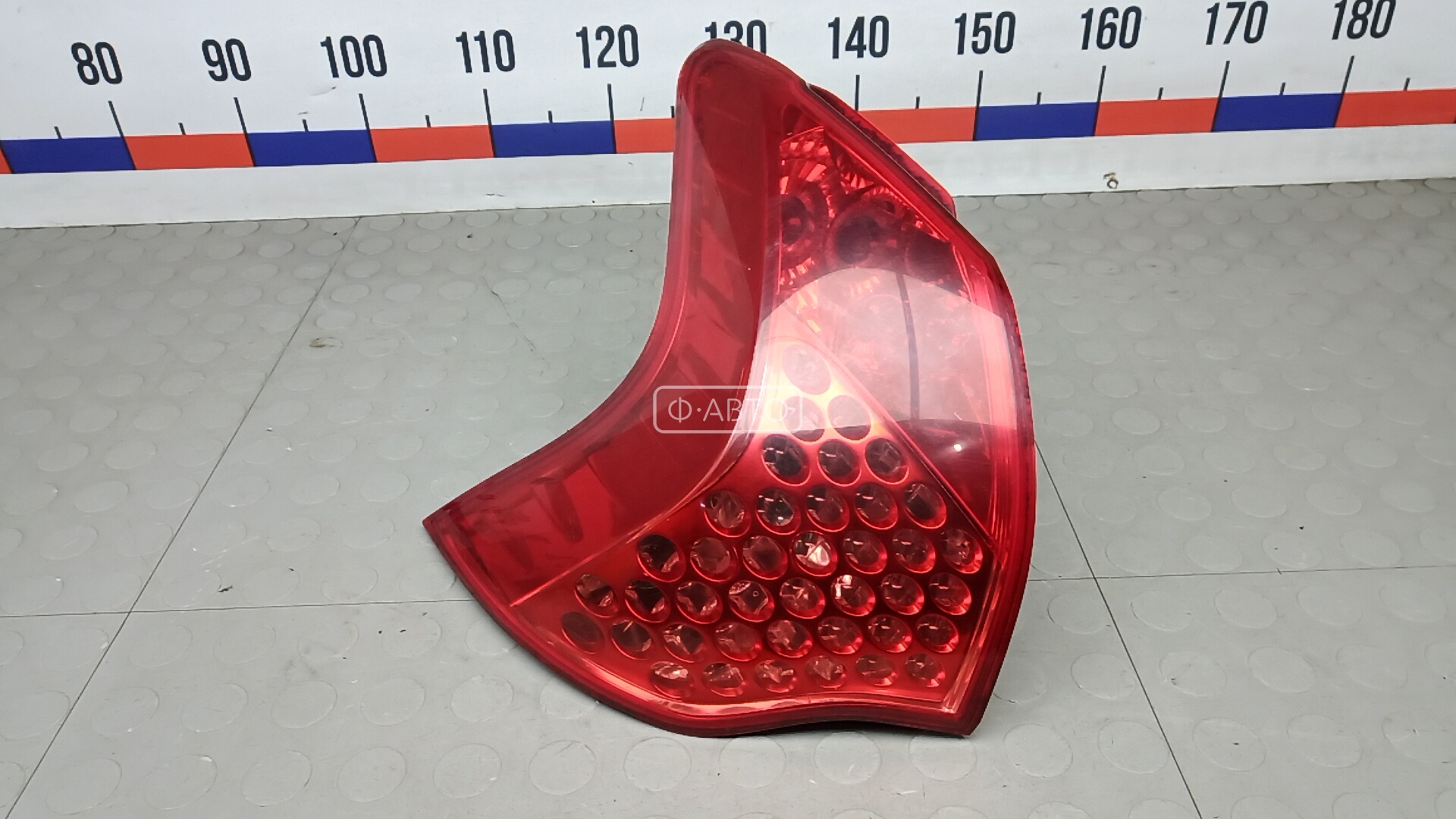 Фонарь задний левый