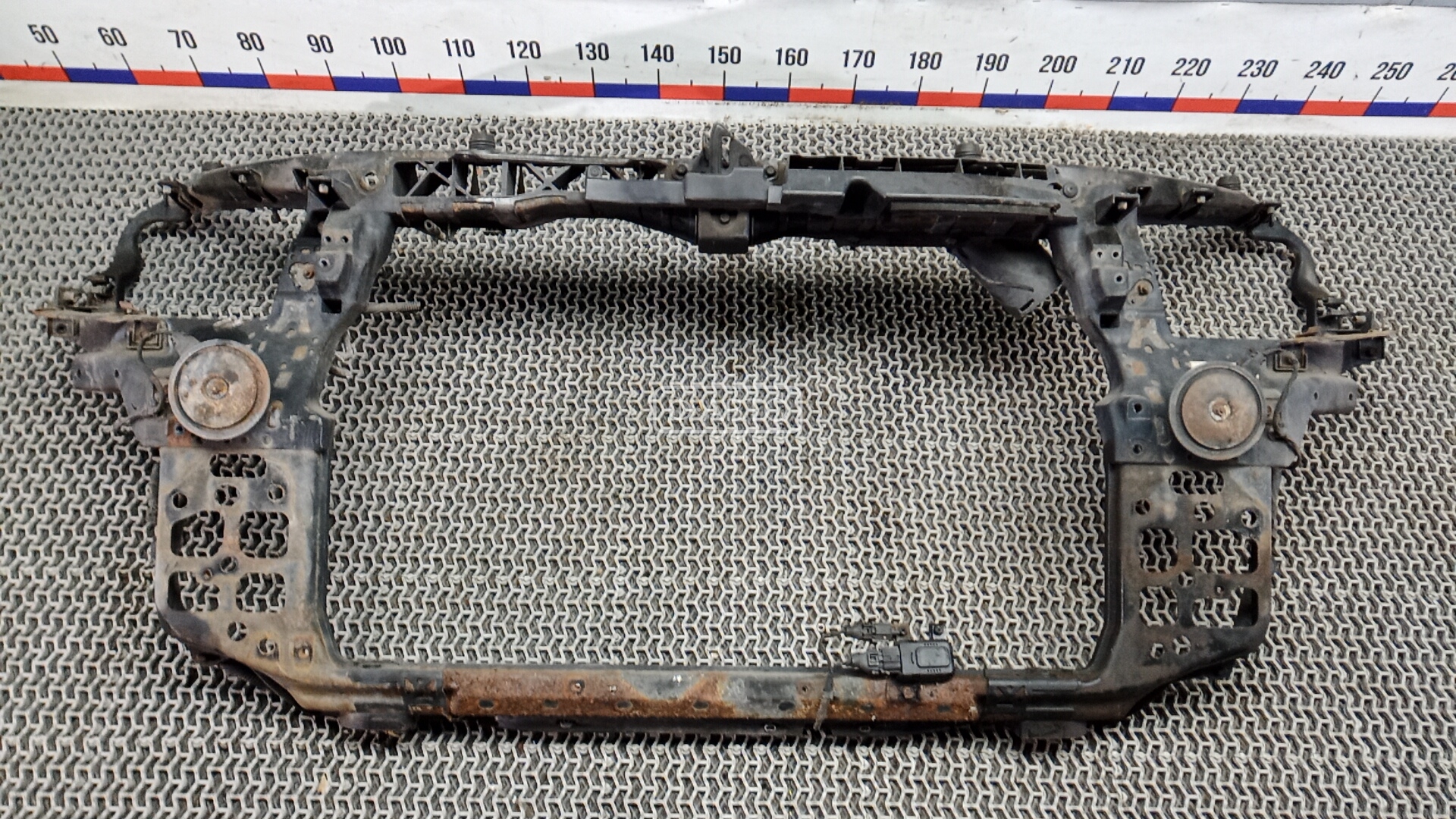 Передняя панель крепления облицовки (телевизор)