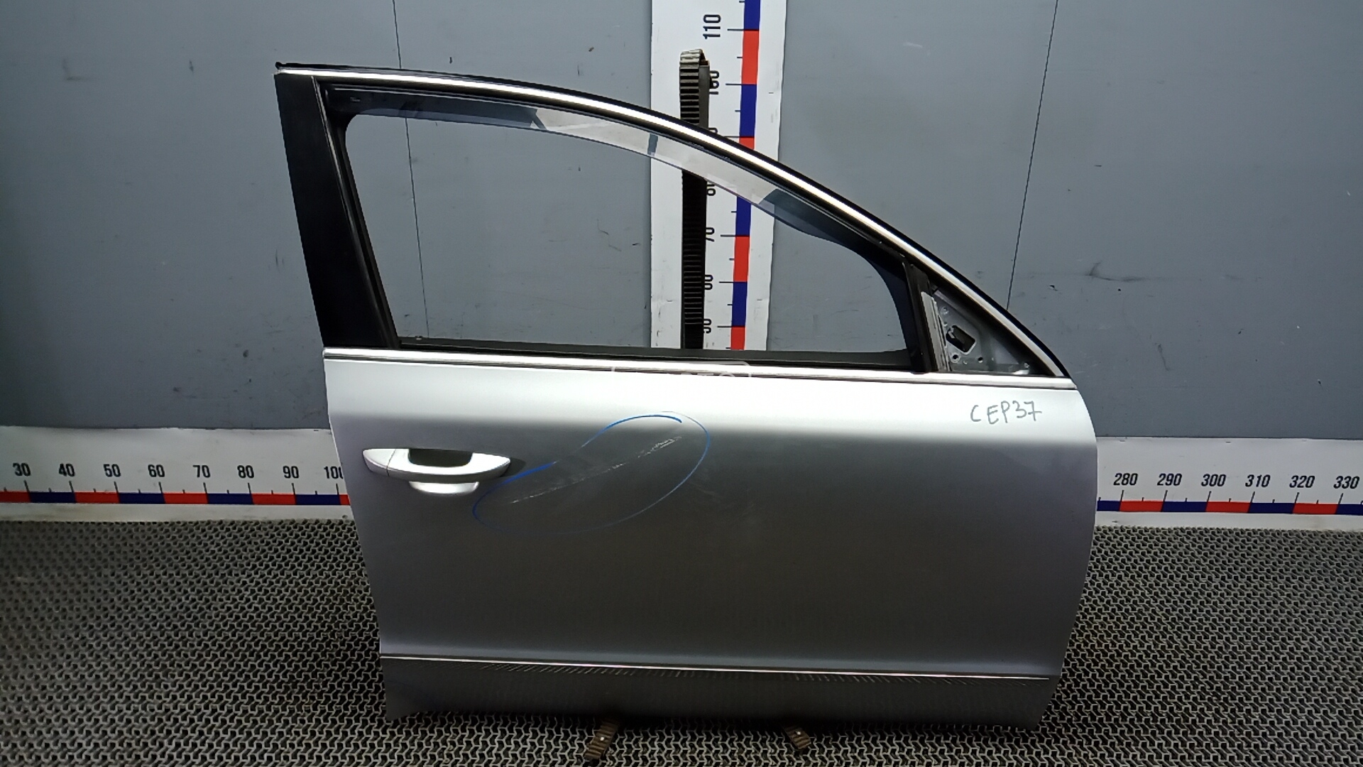 Дверь передняя правая