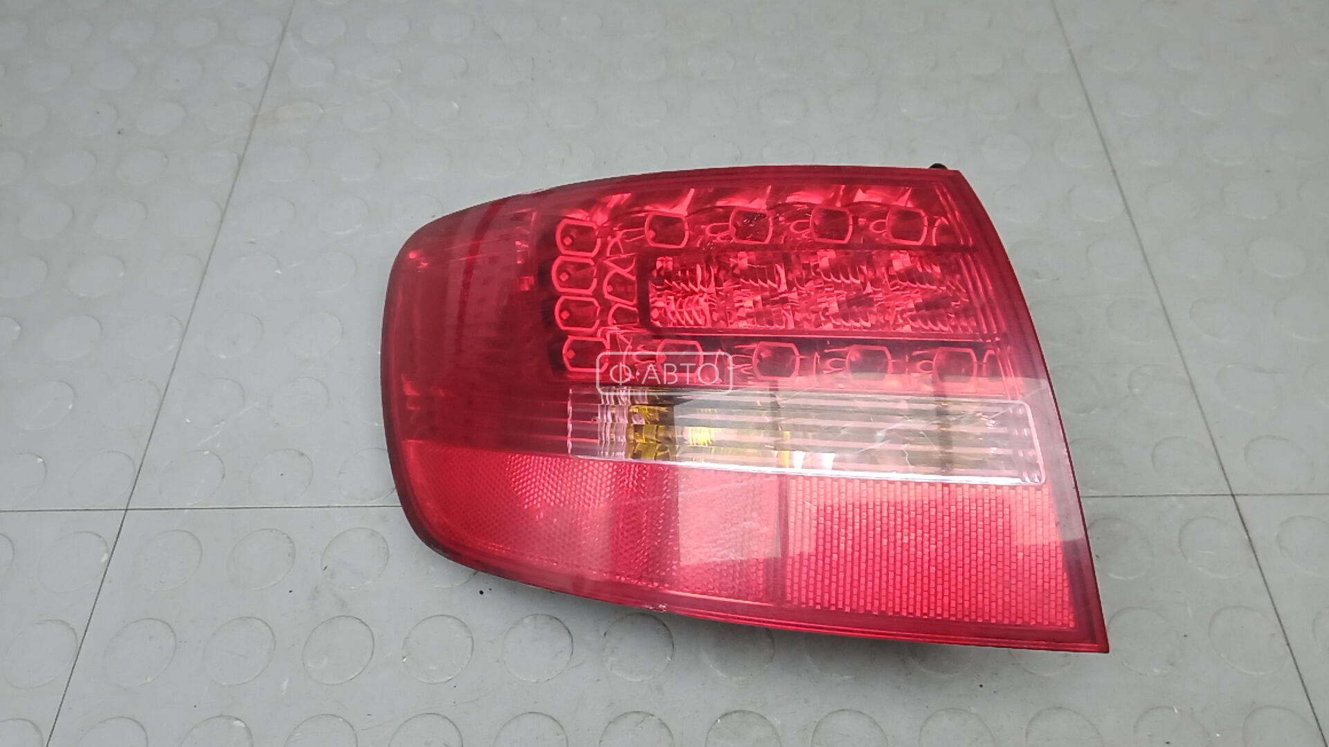 Фонарь задний левый