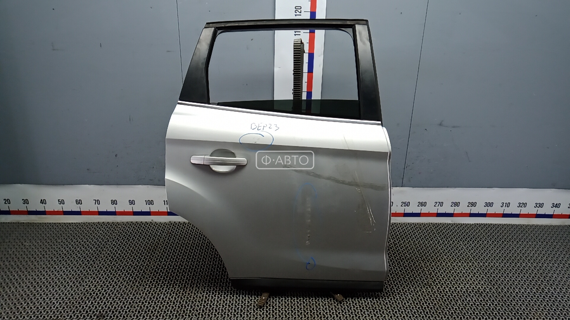 Дверь задняя правая