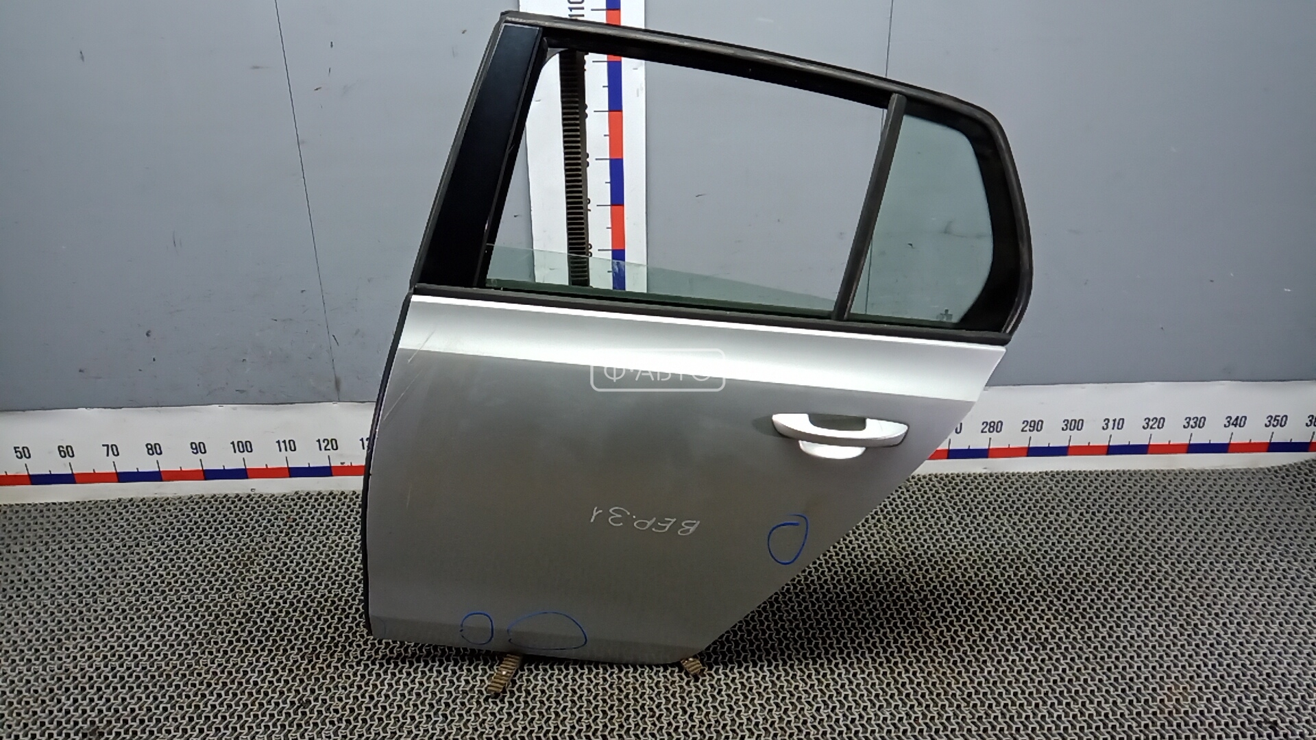 Дверь задняя левая