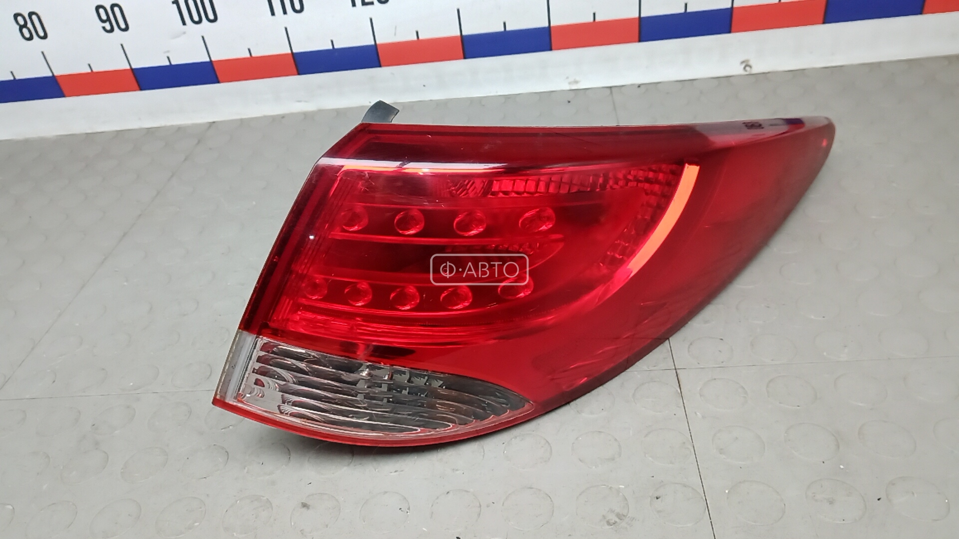 Фонарь задний правый
