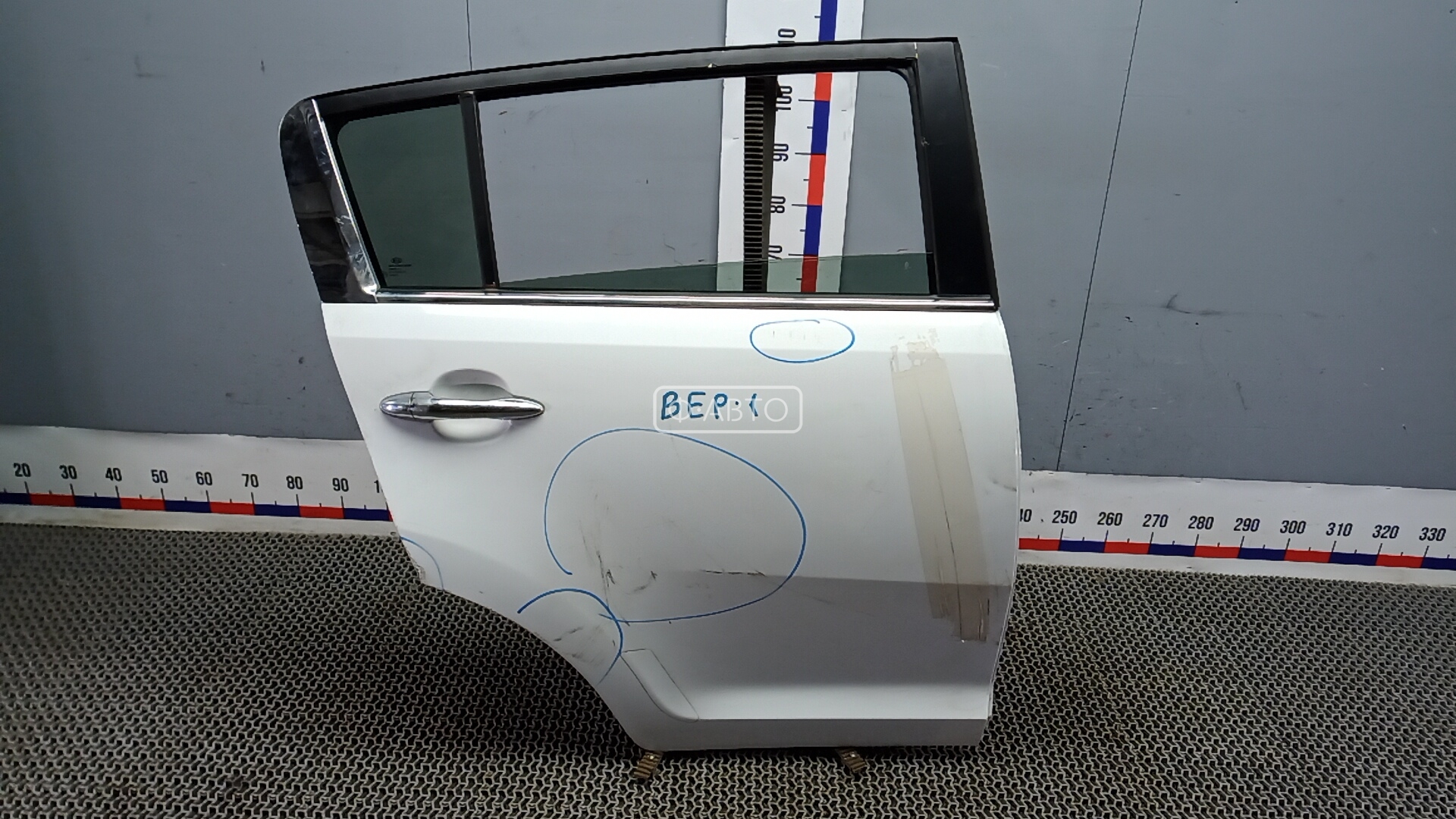 Дверь задняя правая