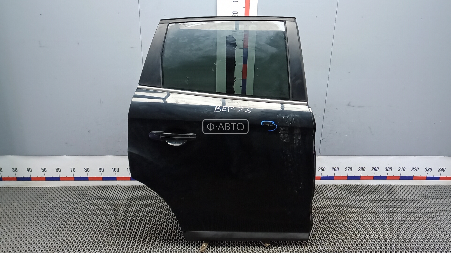 Дверь задняя правая