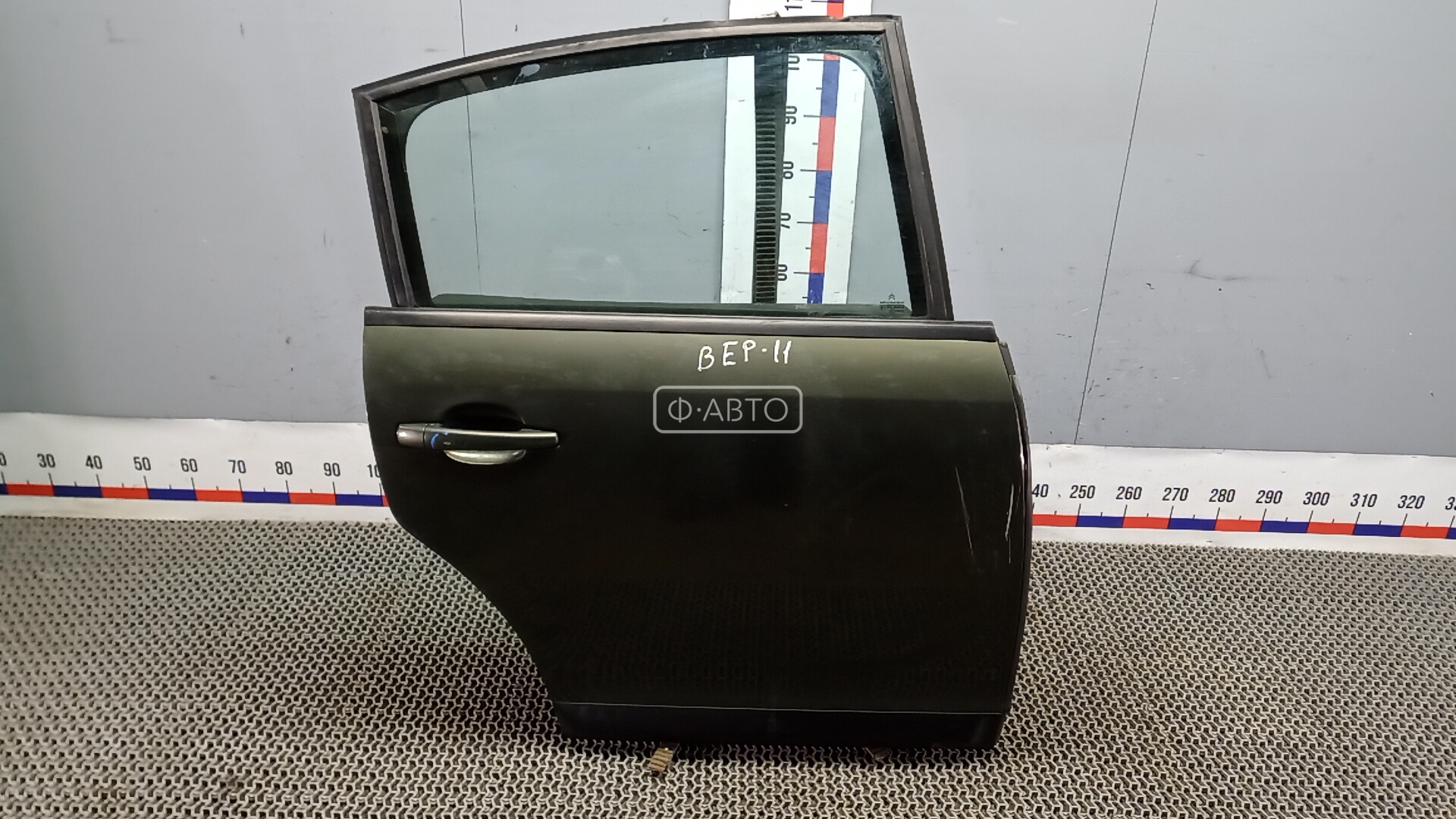 Дверь задняя правая