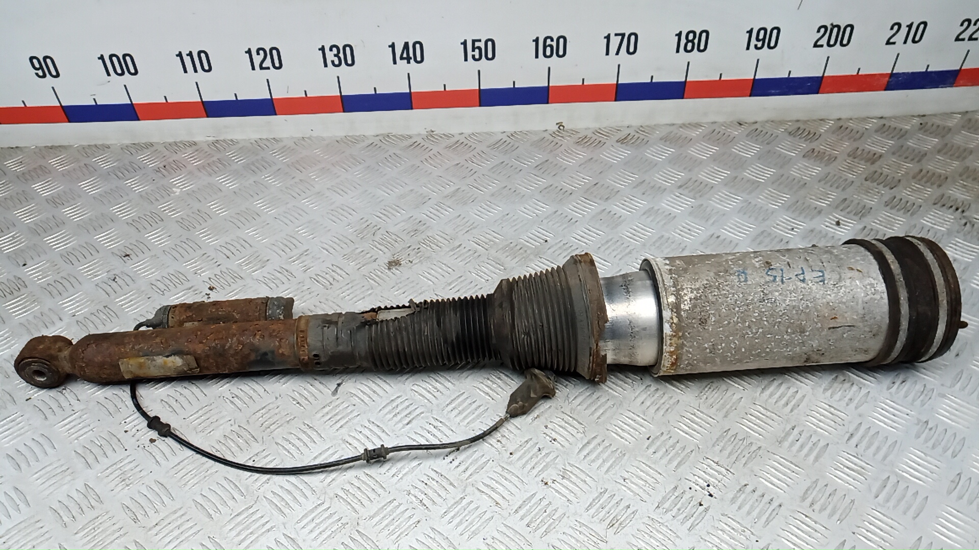 Пневмоподушка задняя MERCEDES BENZ S-CLASS W220