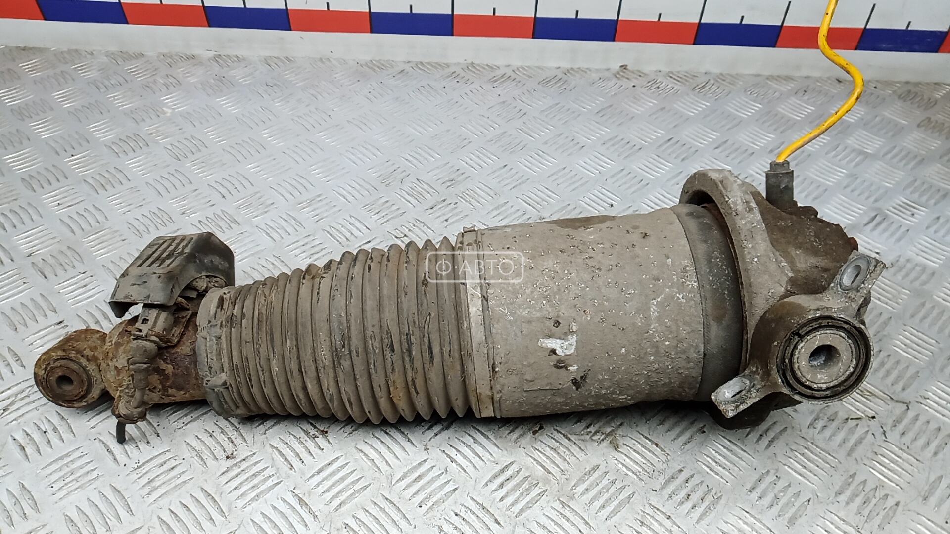 Пневмоподушка задняя