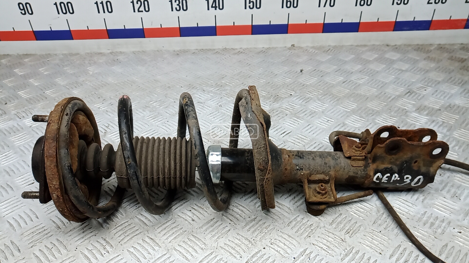 Стойка передняя правая