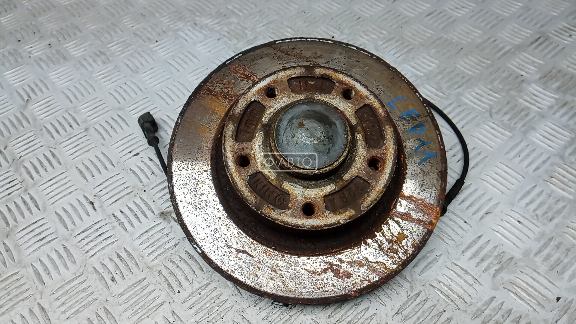 Ступица задняя левая