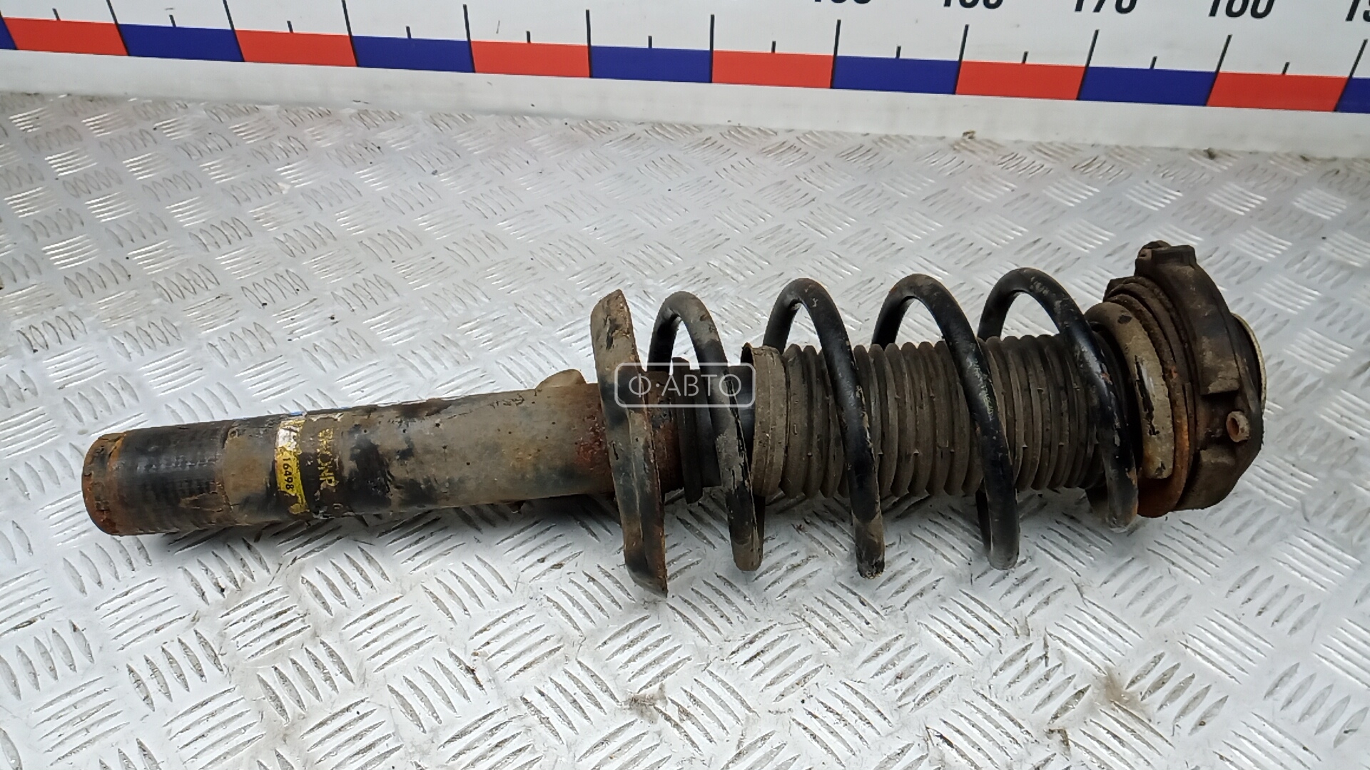 Стойка передняя правая