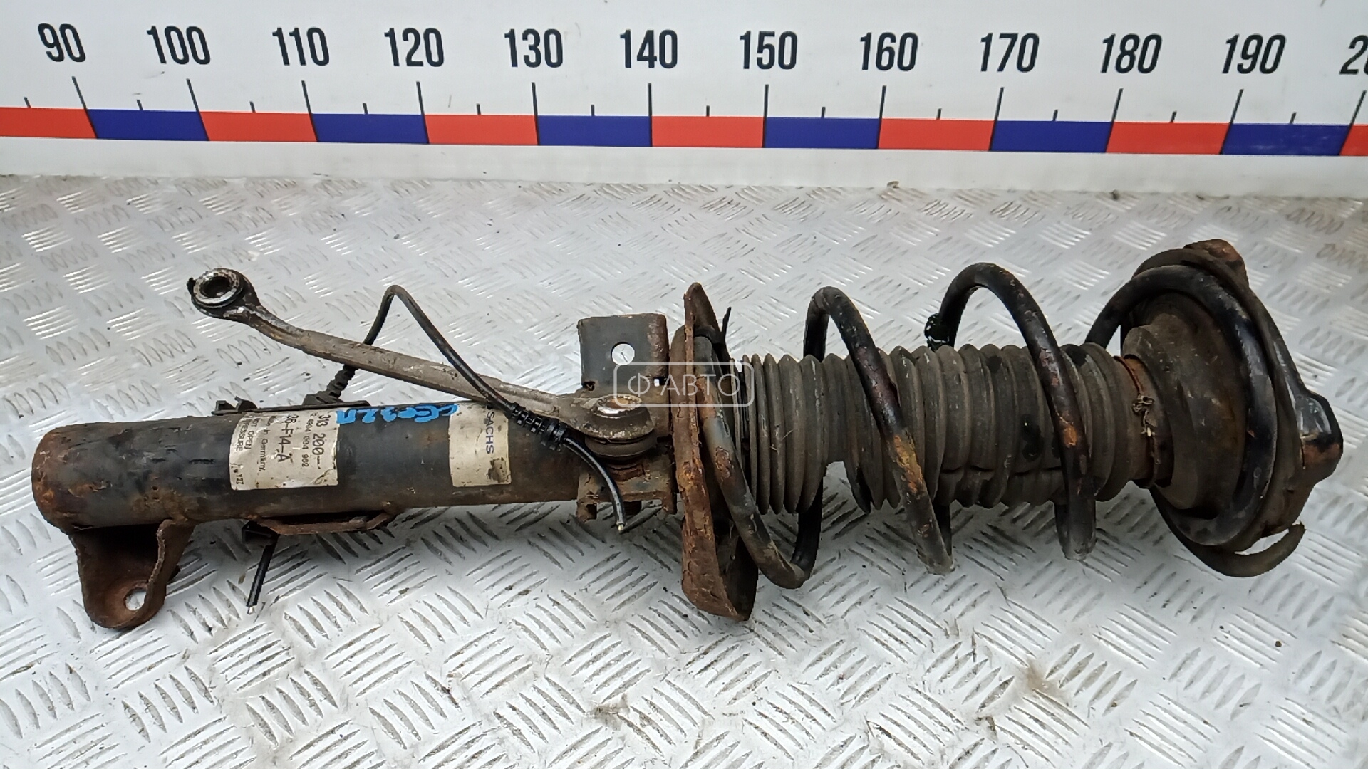 Стойка передняя правая