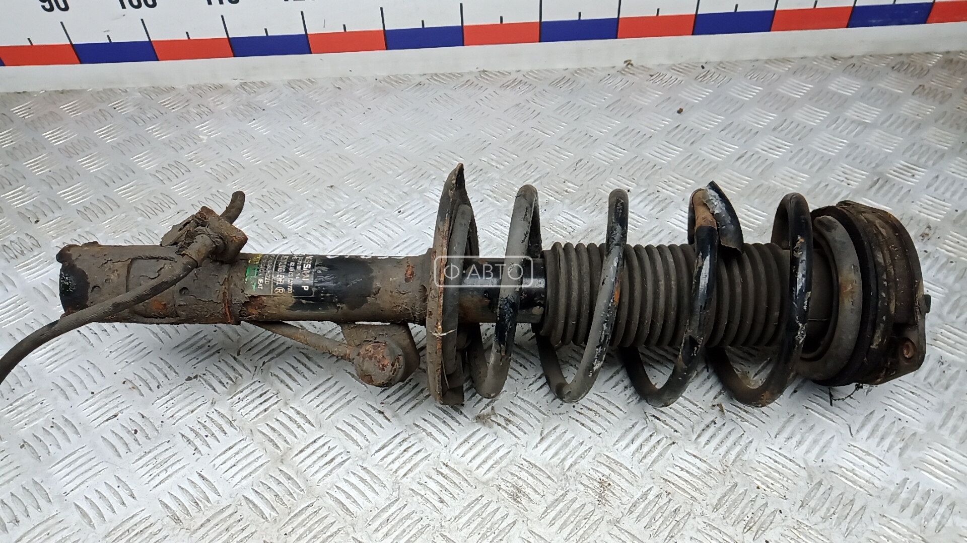 Стойка передняя левая