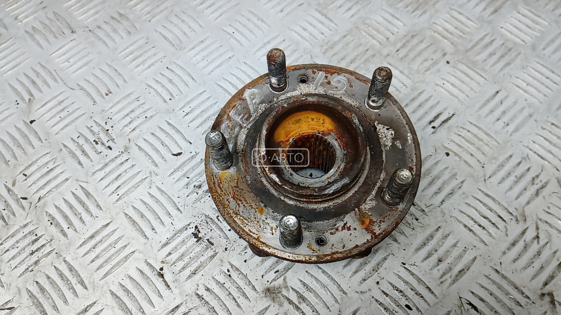 Ступица задняя левая