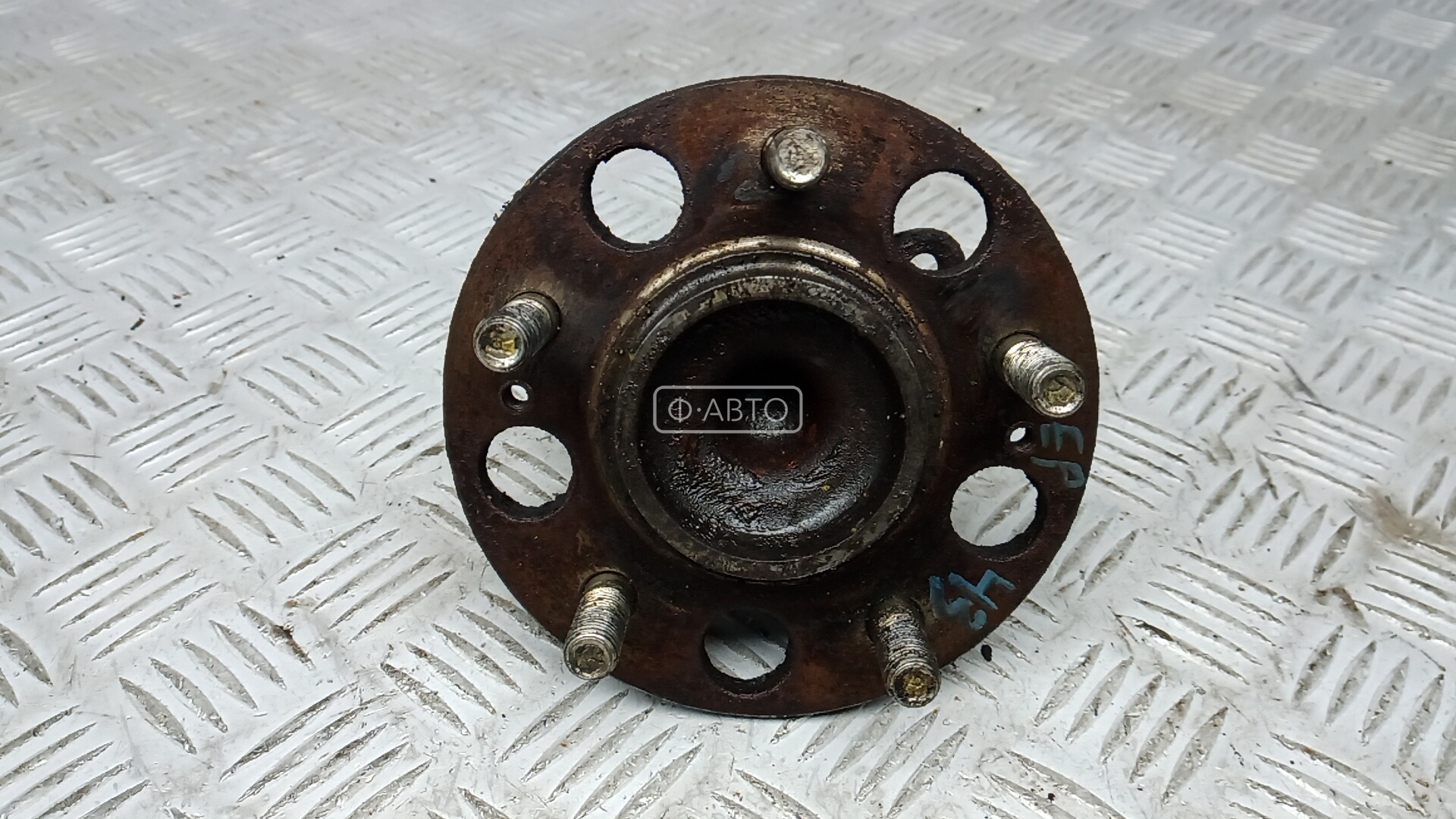 Ступица задняя левая