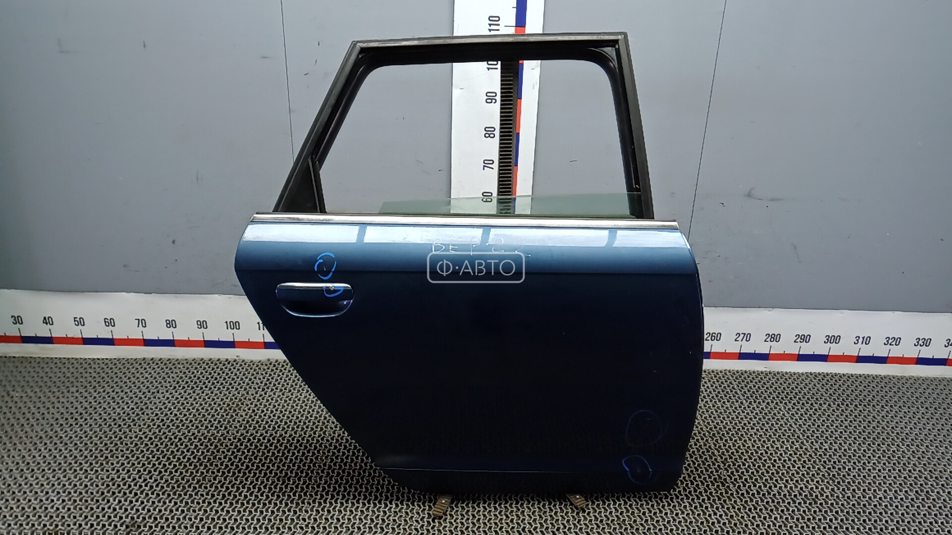 Дверь задняя правая