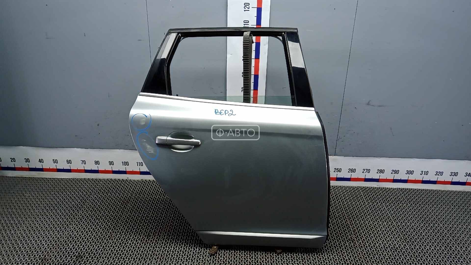 Дверь задняя правая