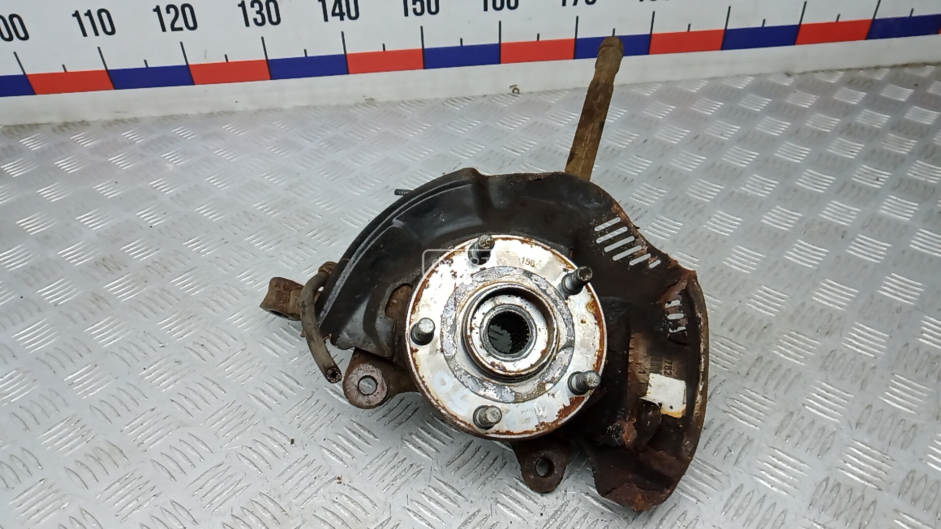 Ступица передняя левая