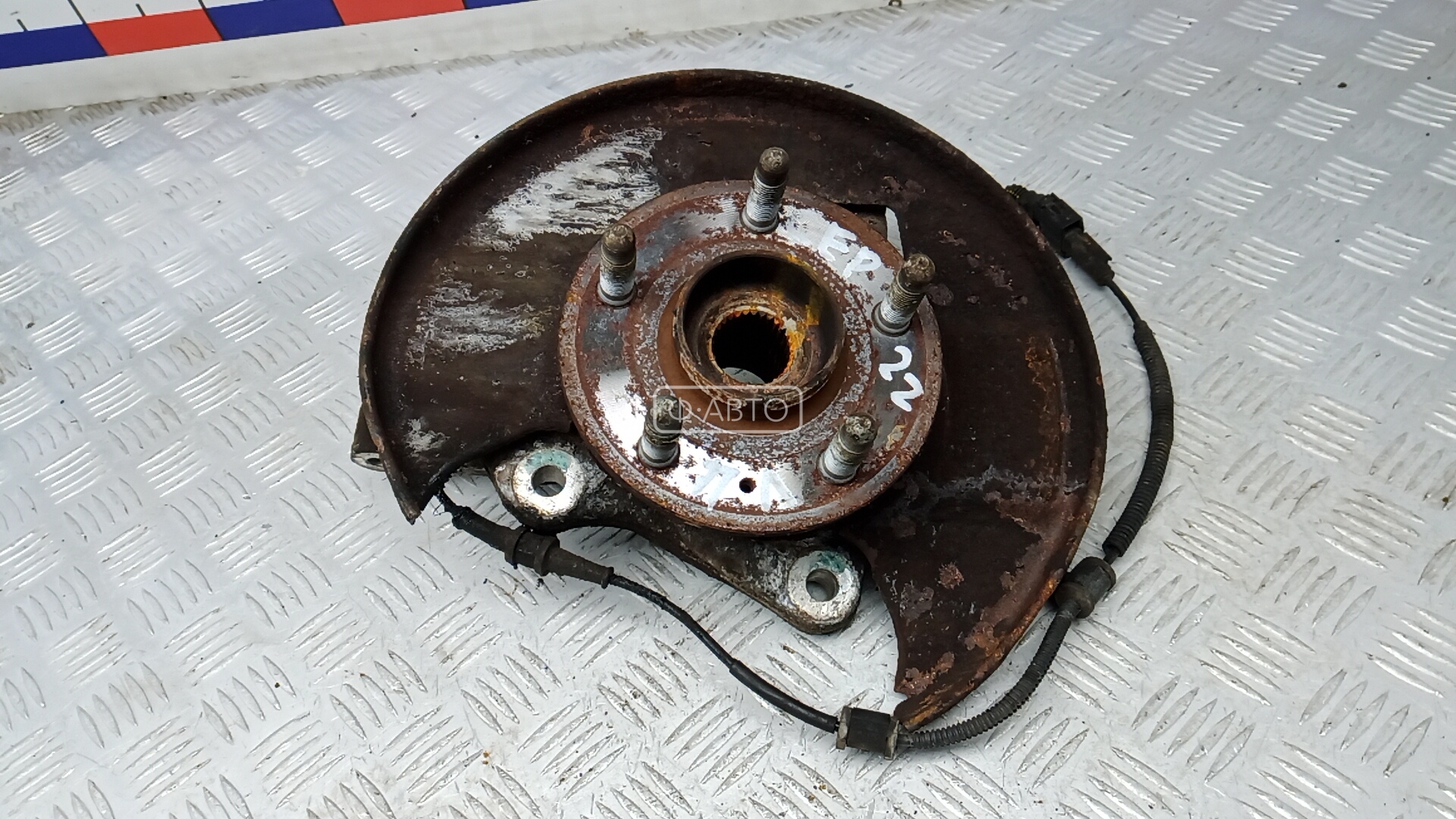 Ступица передняя левая