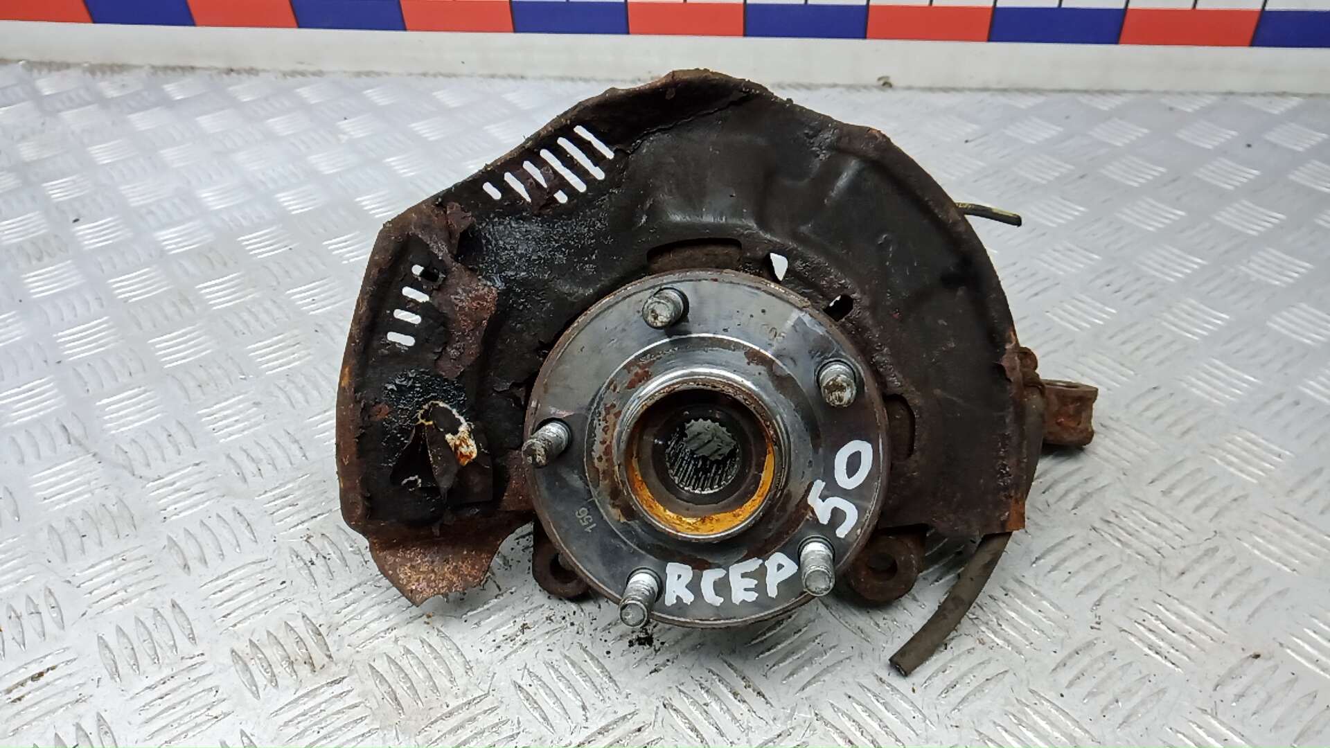 Ступица передняя правая TOYOTA AURIS E150