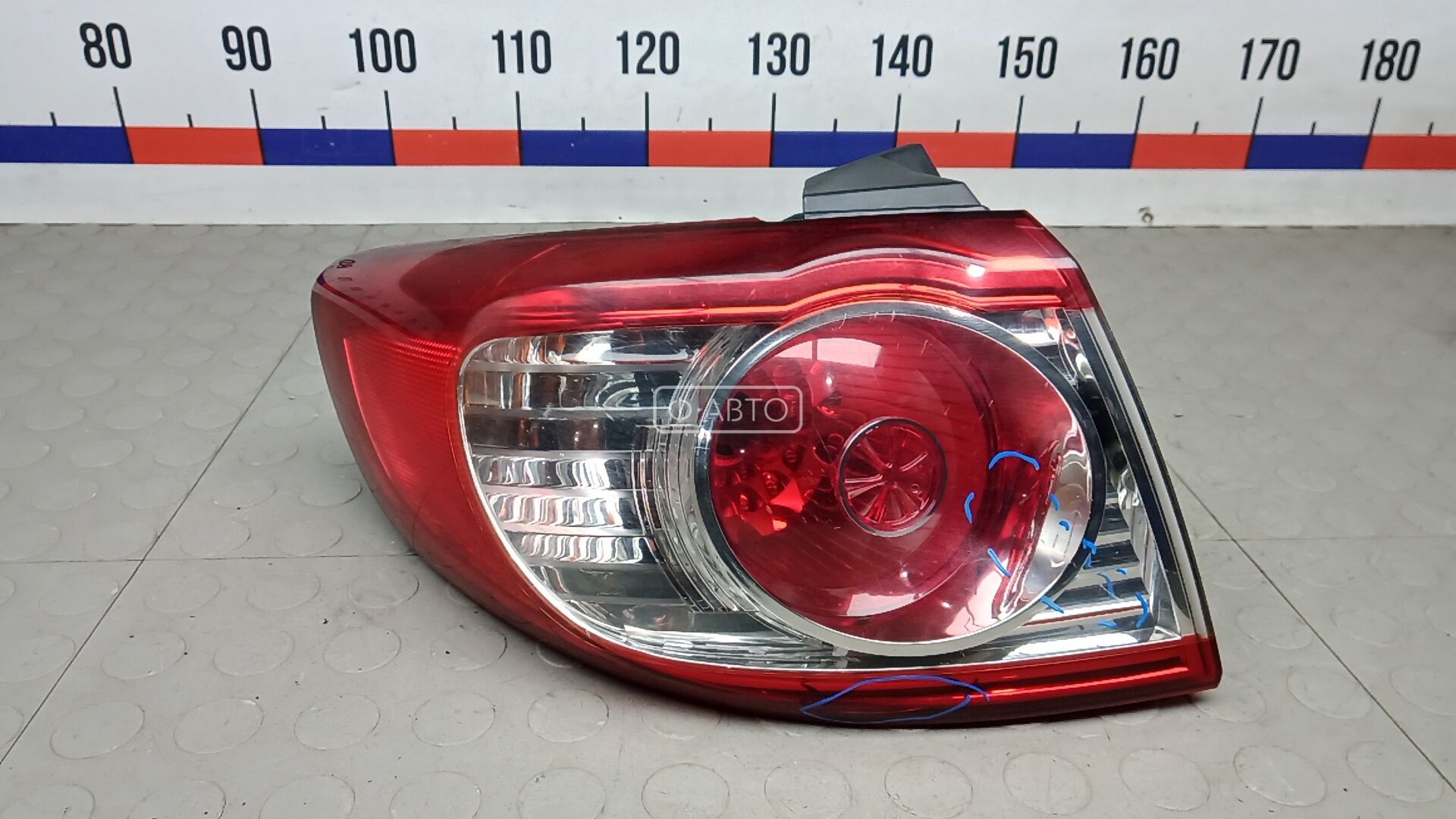 Фонарь задний левый