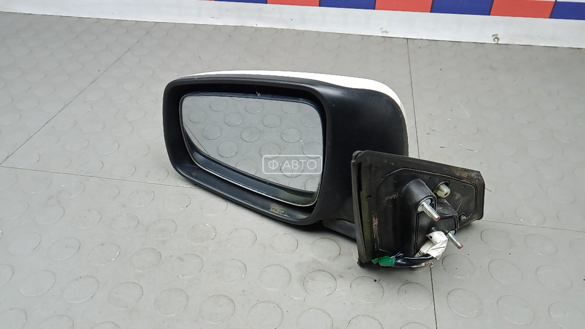 Зеркало наружное левое