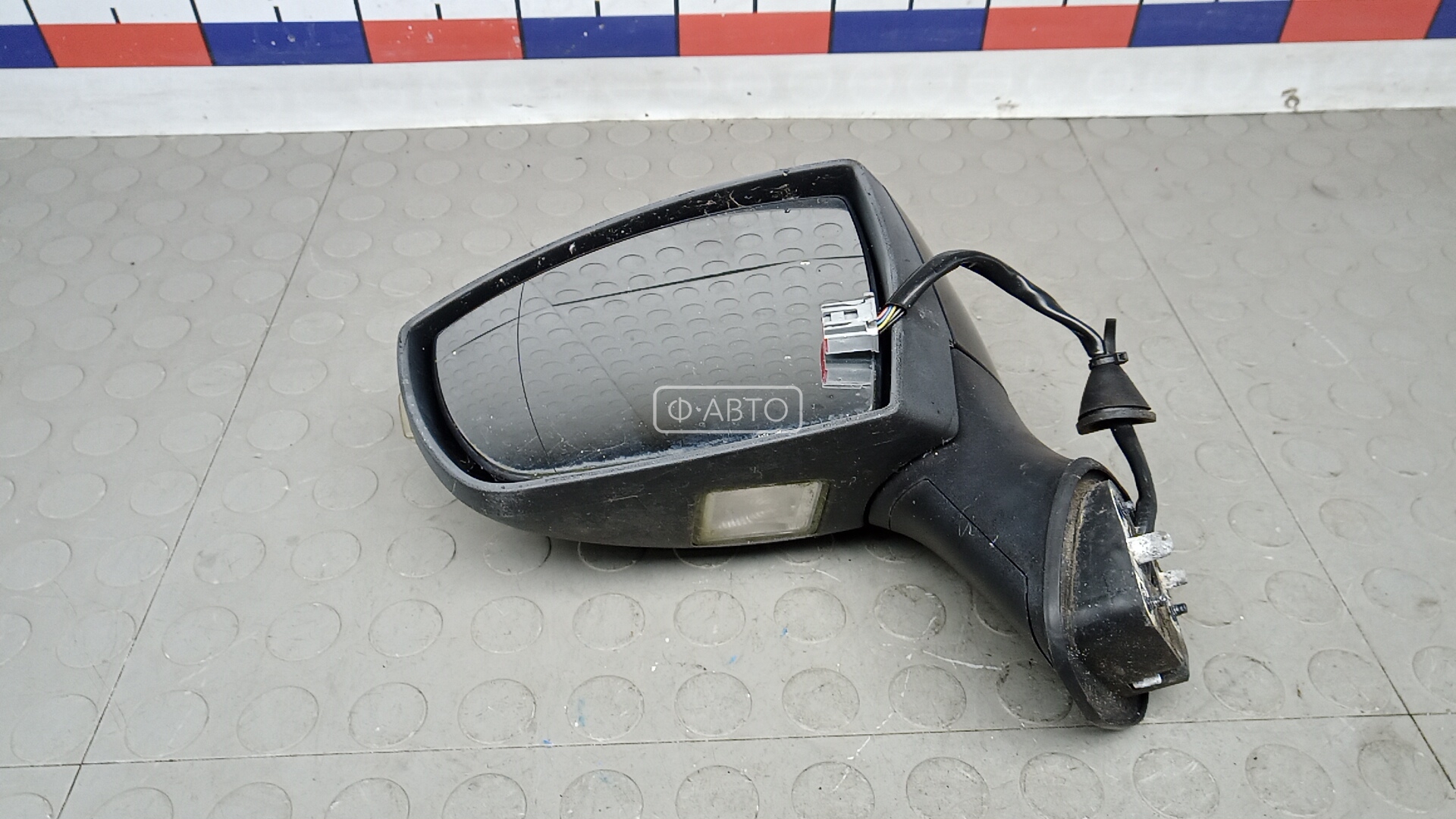 Зеркало наружное левое