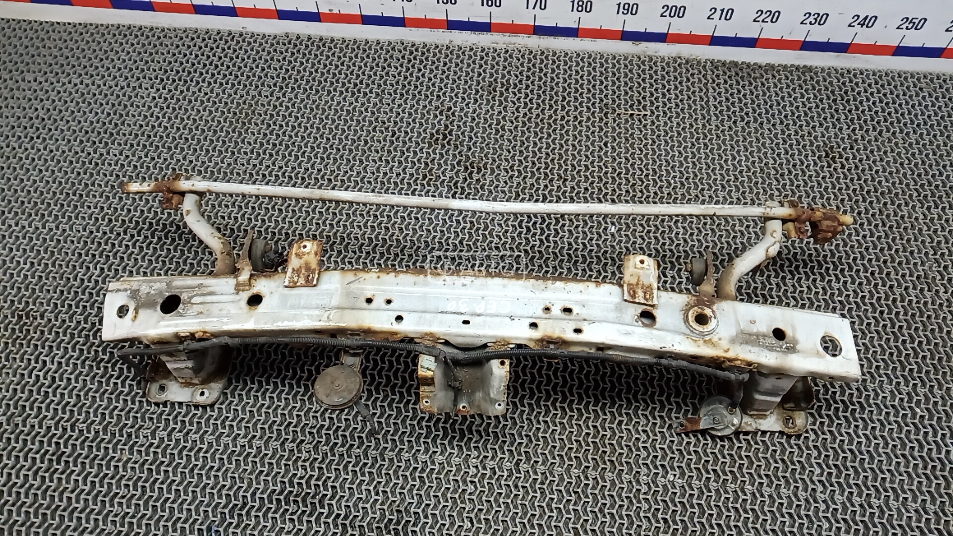 Усилитель бампера передний (кронштейн)