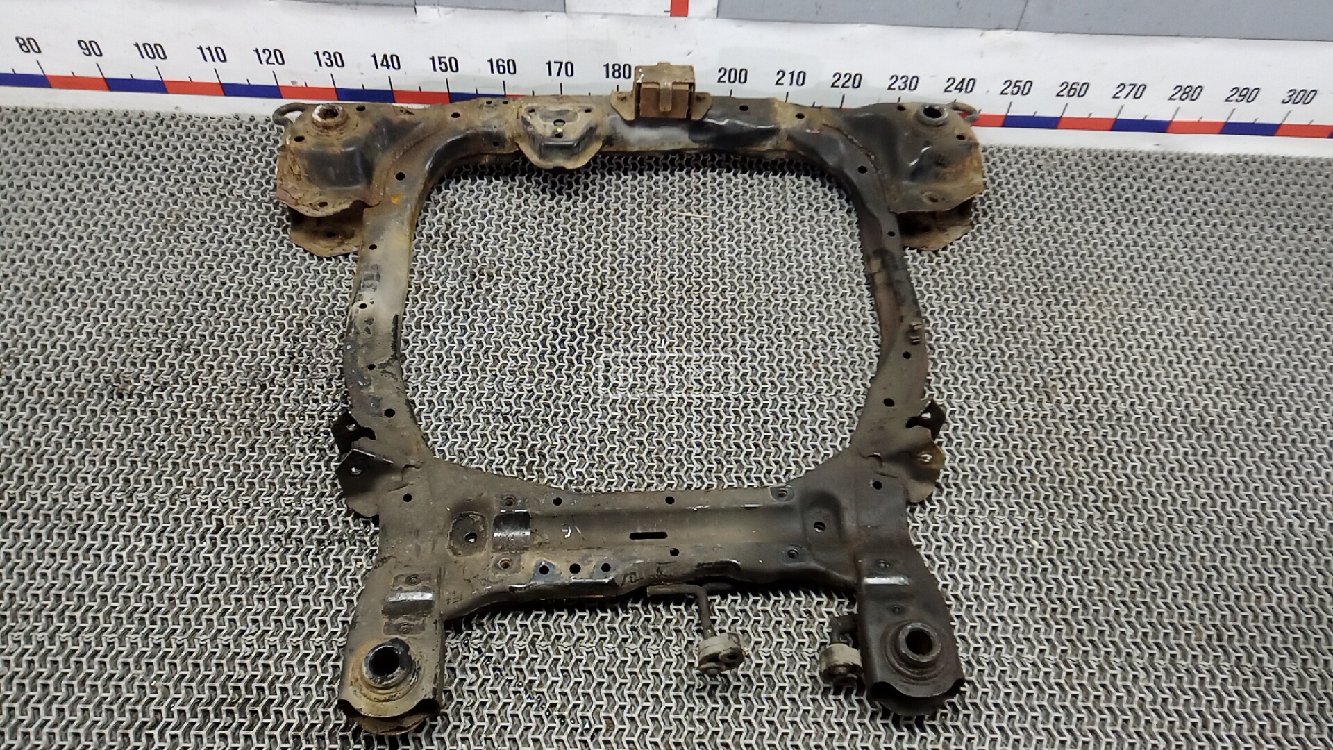 Балка подвески передняя