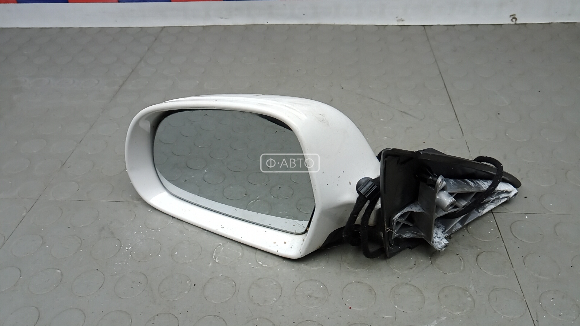 Зеркало наружное левое