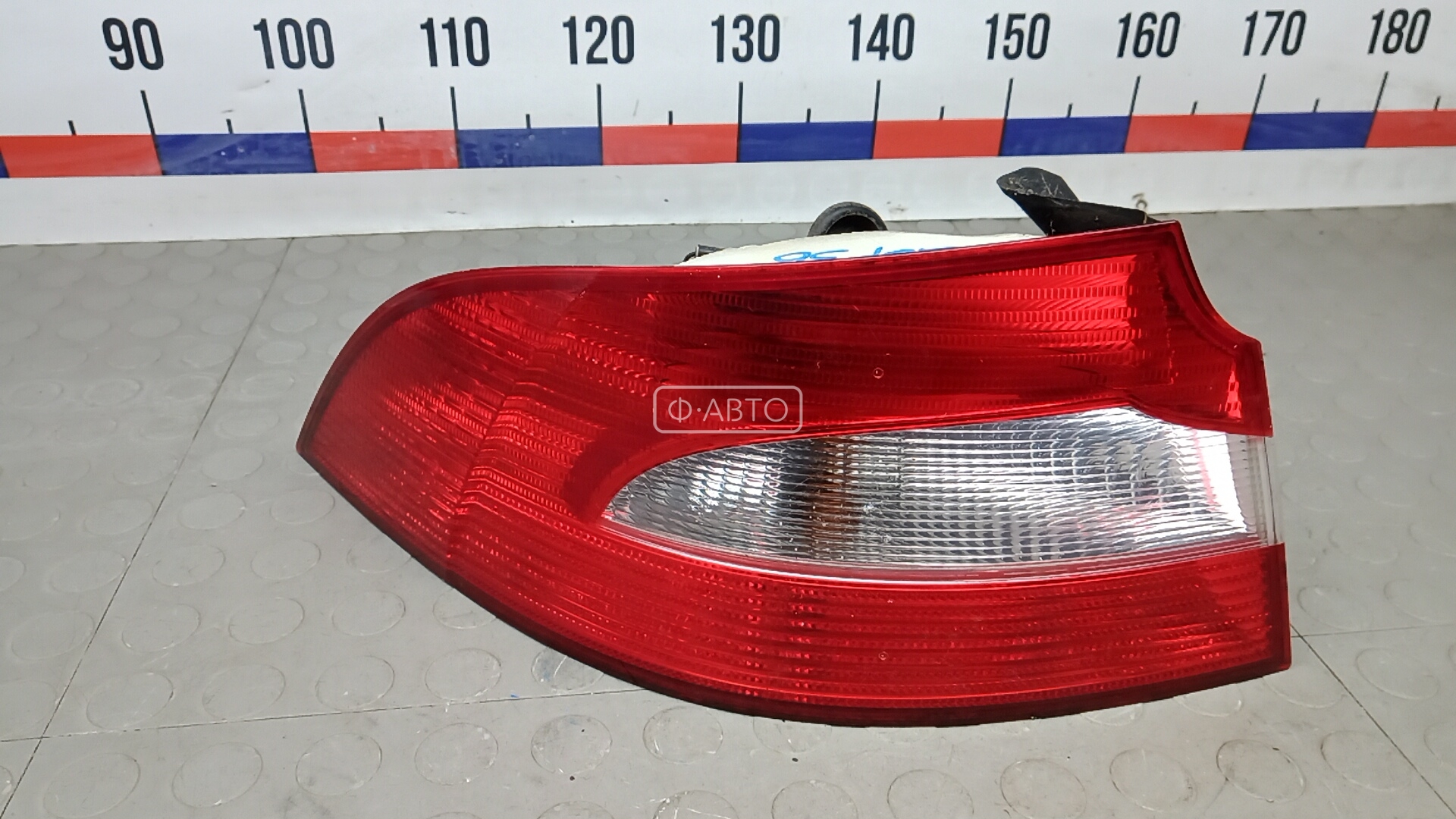 Фонарь задний левый